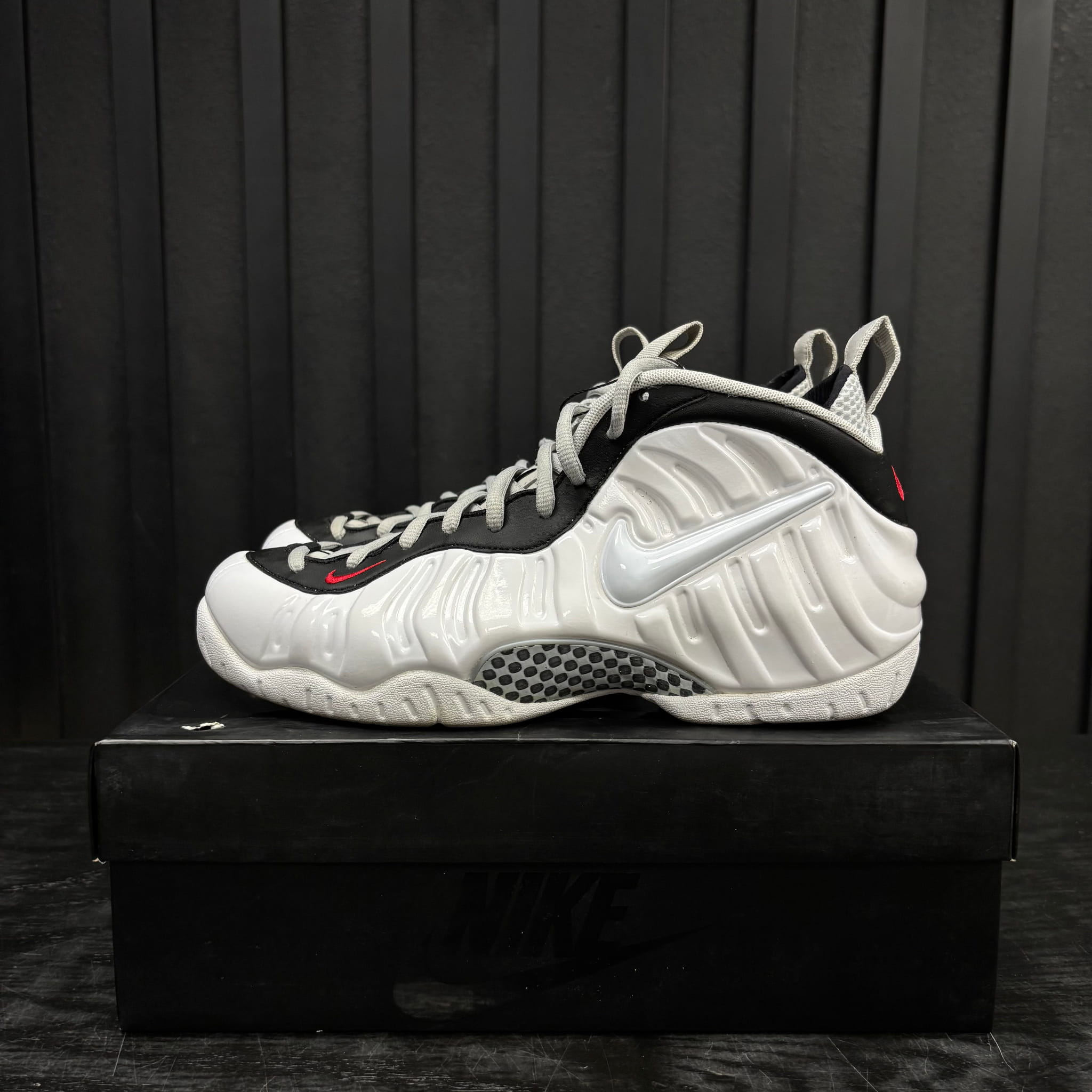 Nike Air Foamposite Pro White Black University Red - Used - 4514