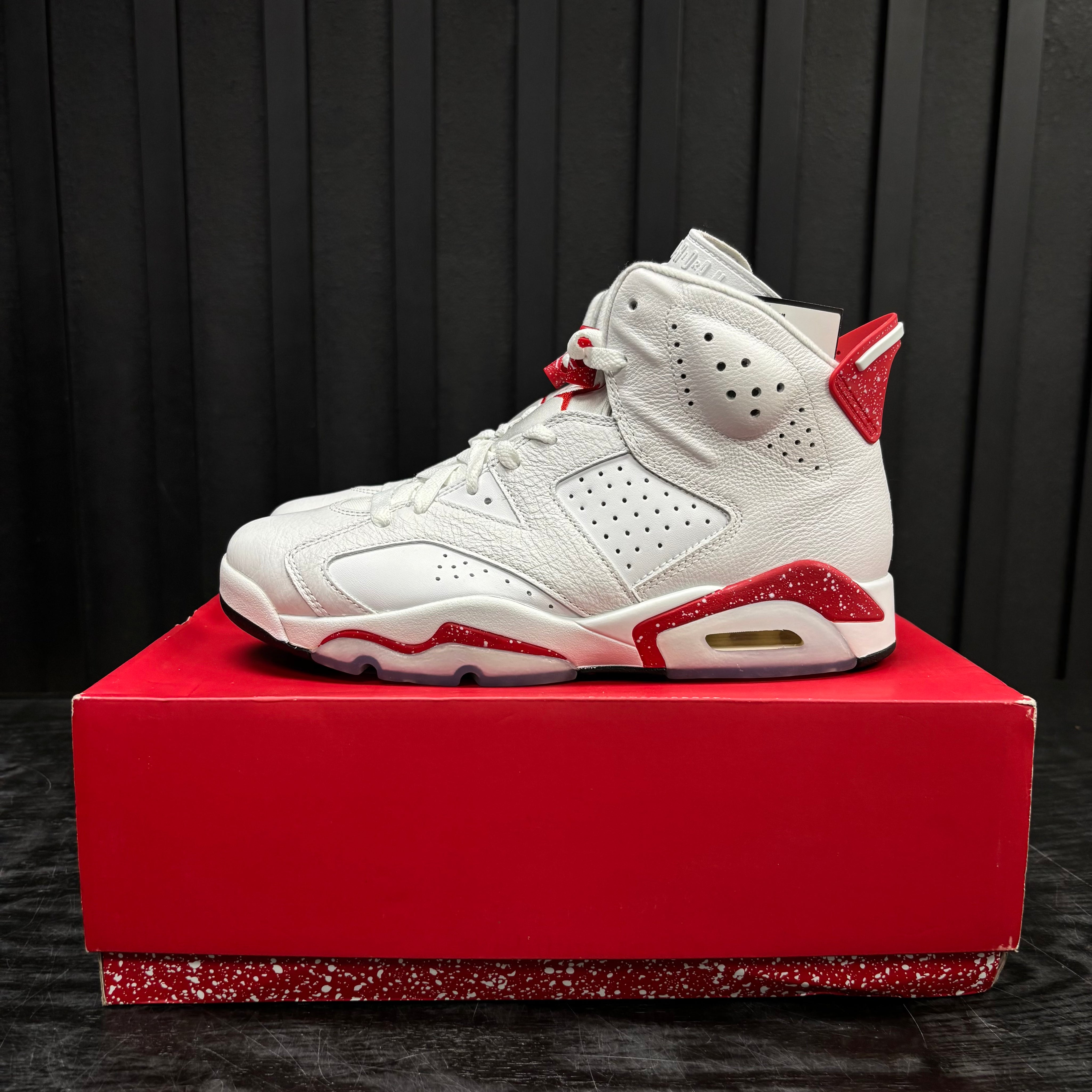 Jordan 6 Retro Red Oreo - Used - 4481