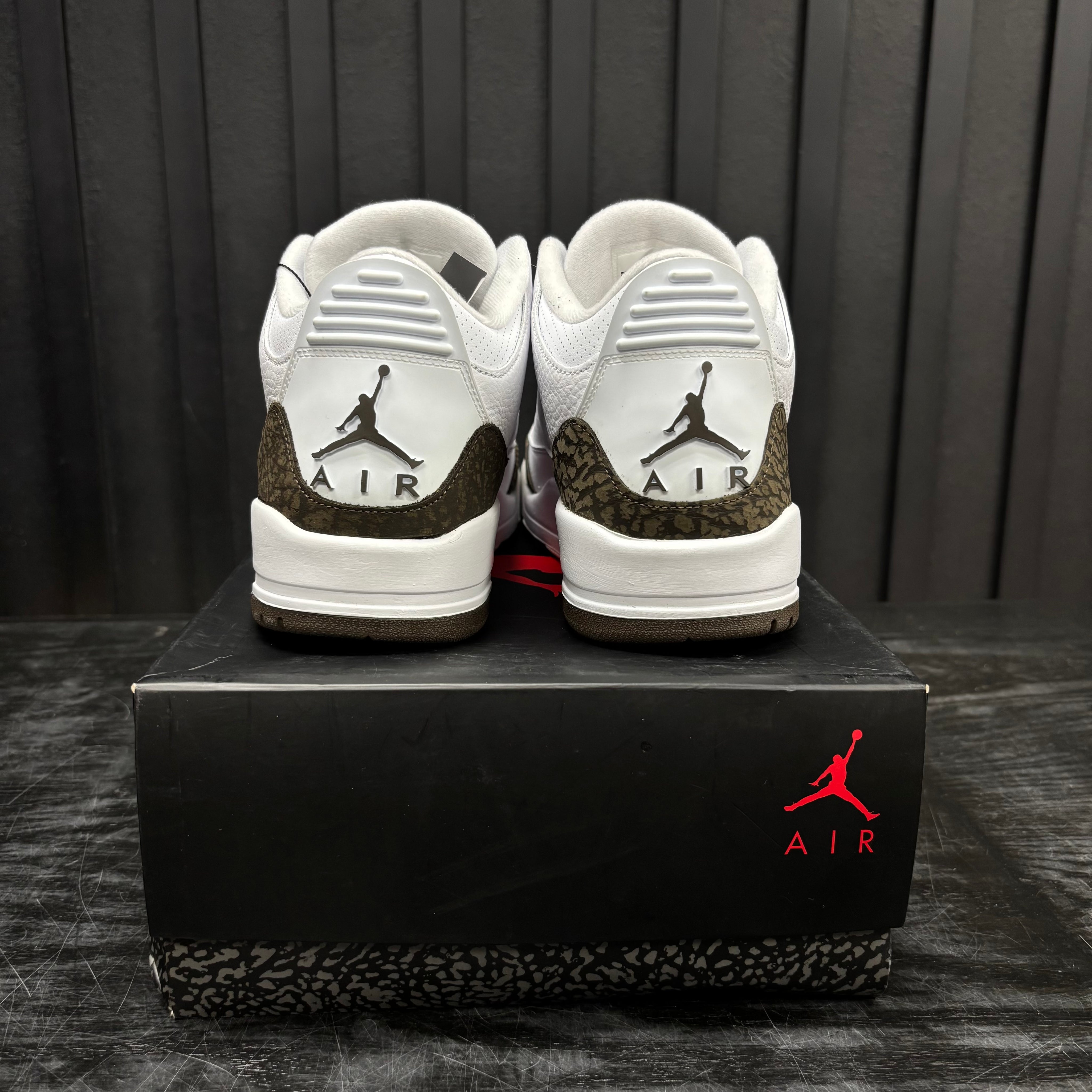 Jordan 3 Retro Mocha (2018) - Used - 4461
