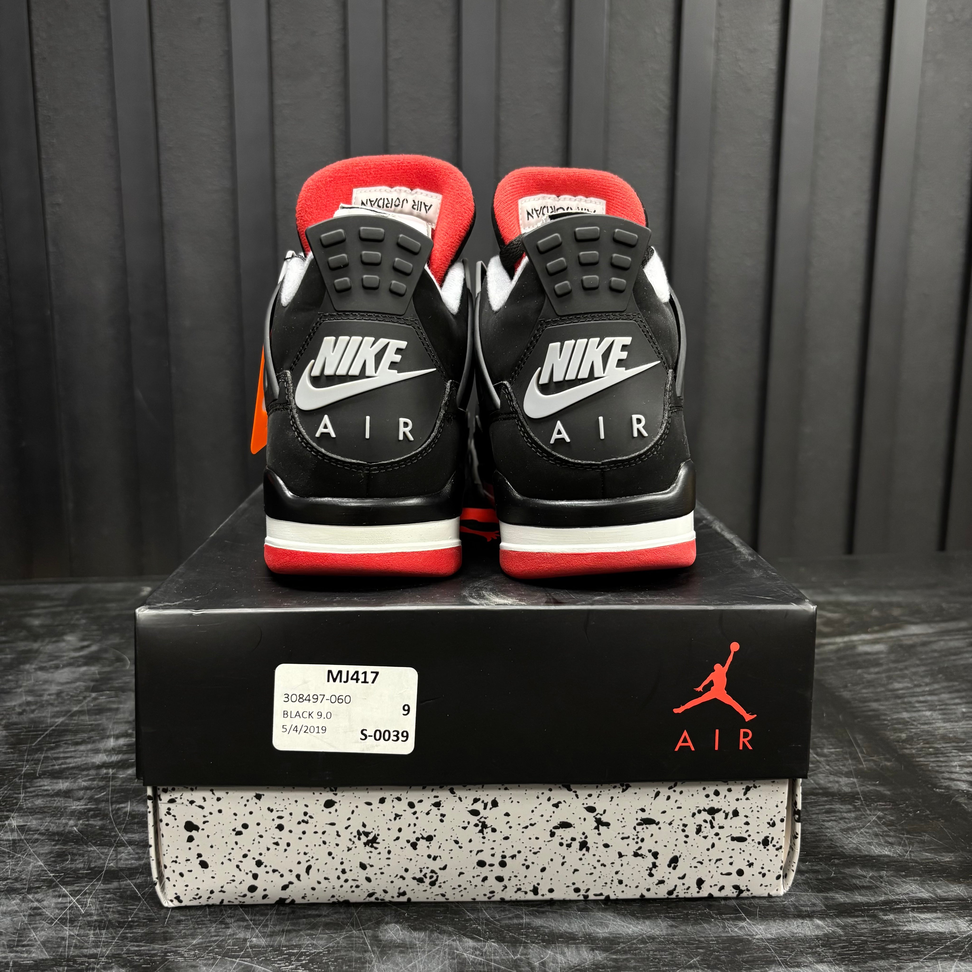 Jordan 4 Retro Bred (2019) - Used - 4479