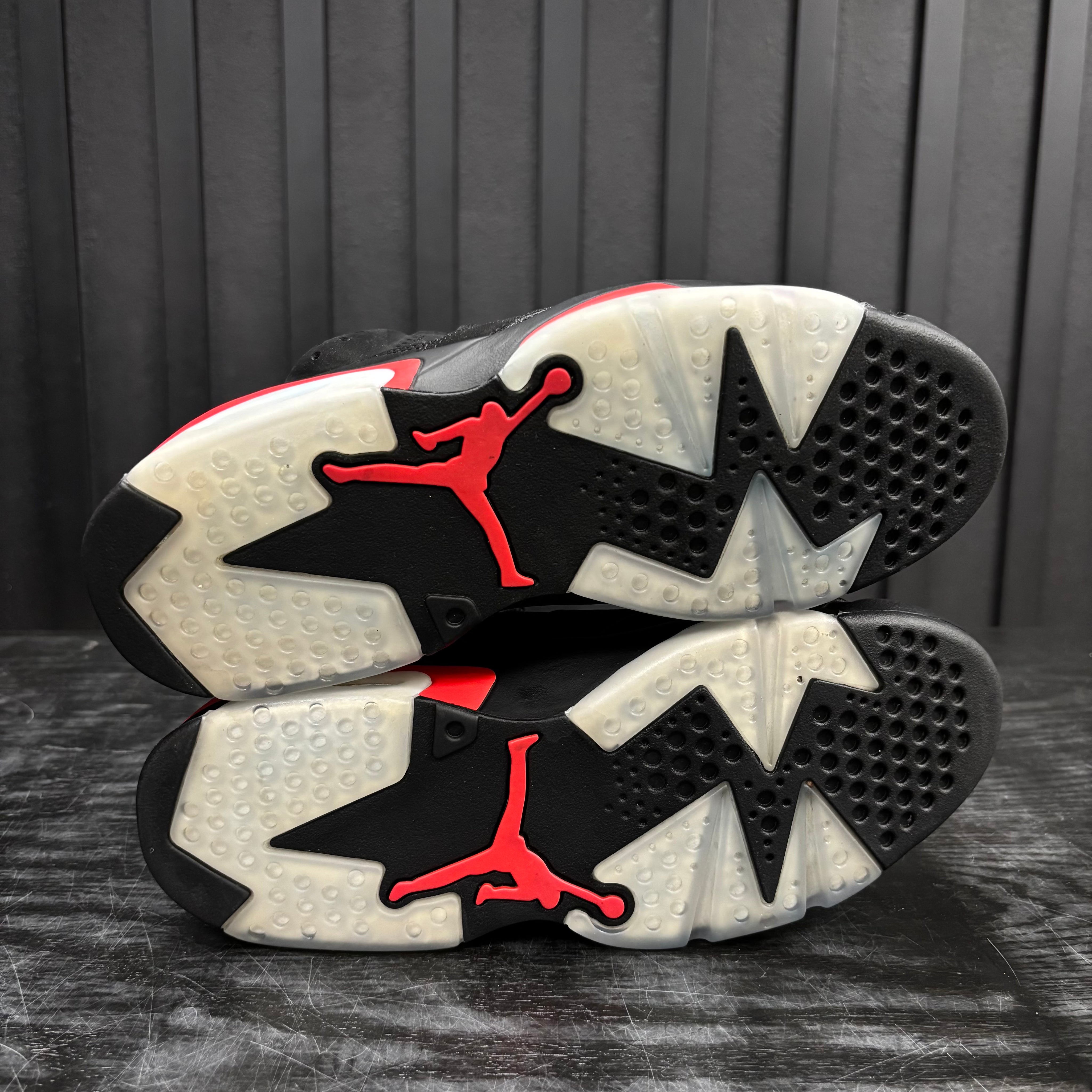 Jordan 6 Retro Black Infrared (2019) - Used - 4456