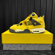 Jordan 4 Retro Lightning (2021) - Used - 4410