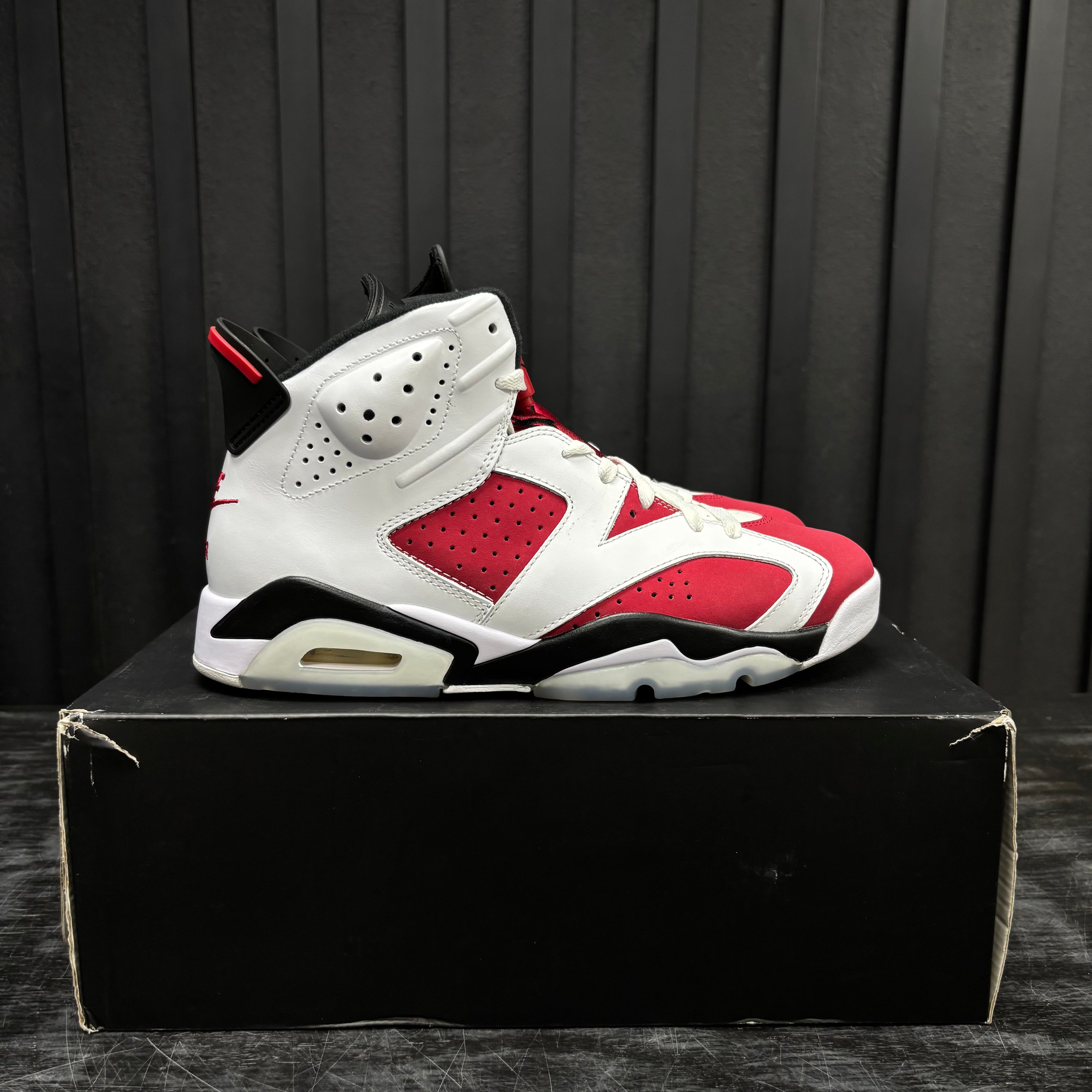 Jordan 6 Retro Carmine (2021) - Used - 4480