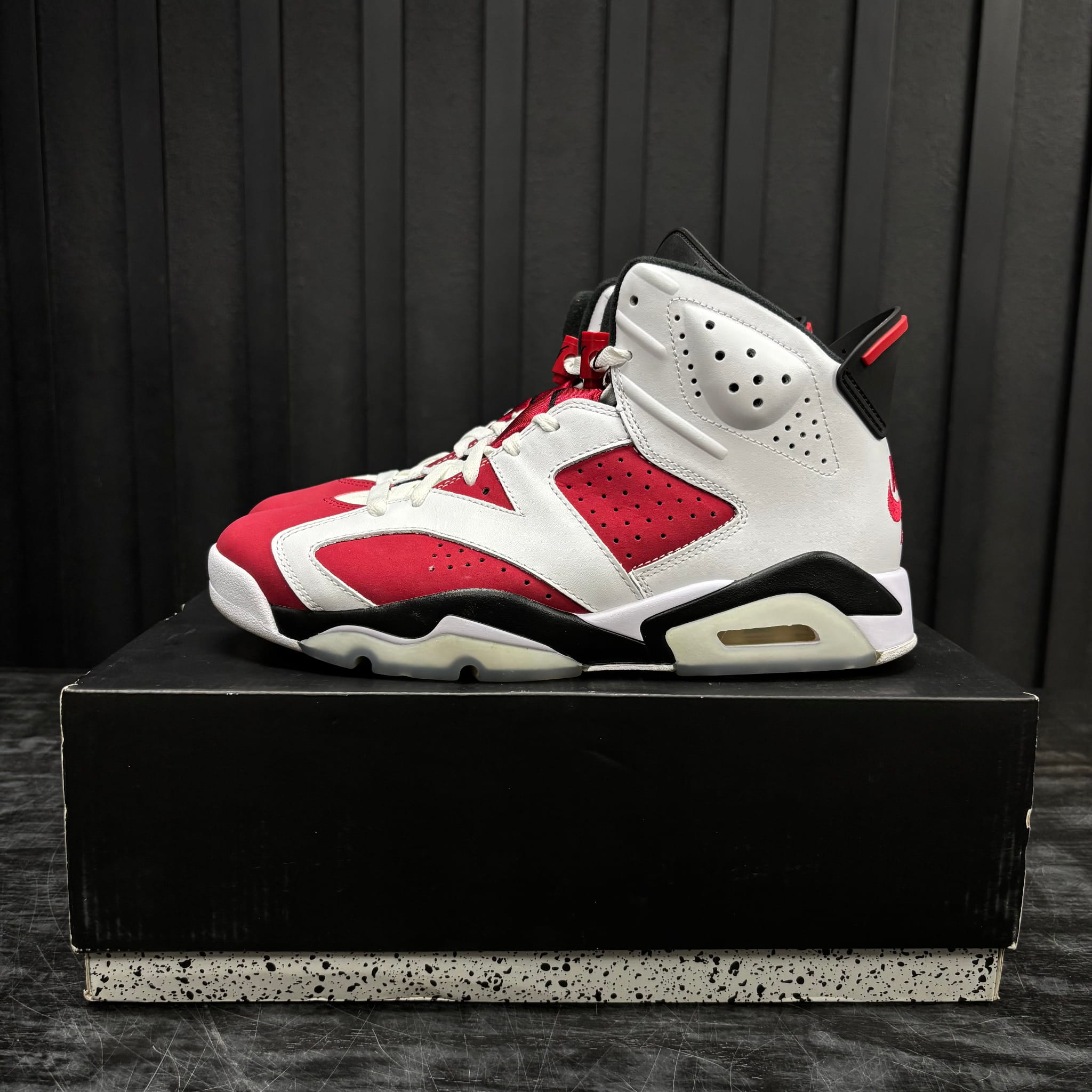 Jordan 6 Retro Carmine (2021) - Used - 4480