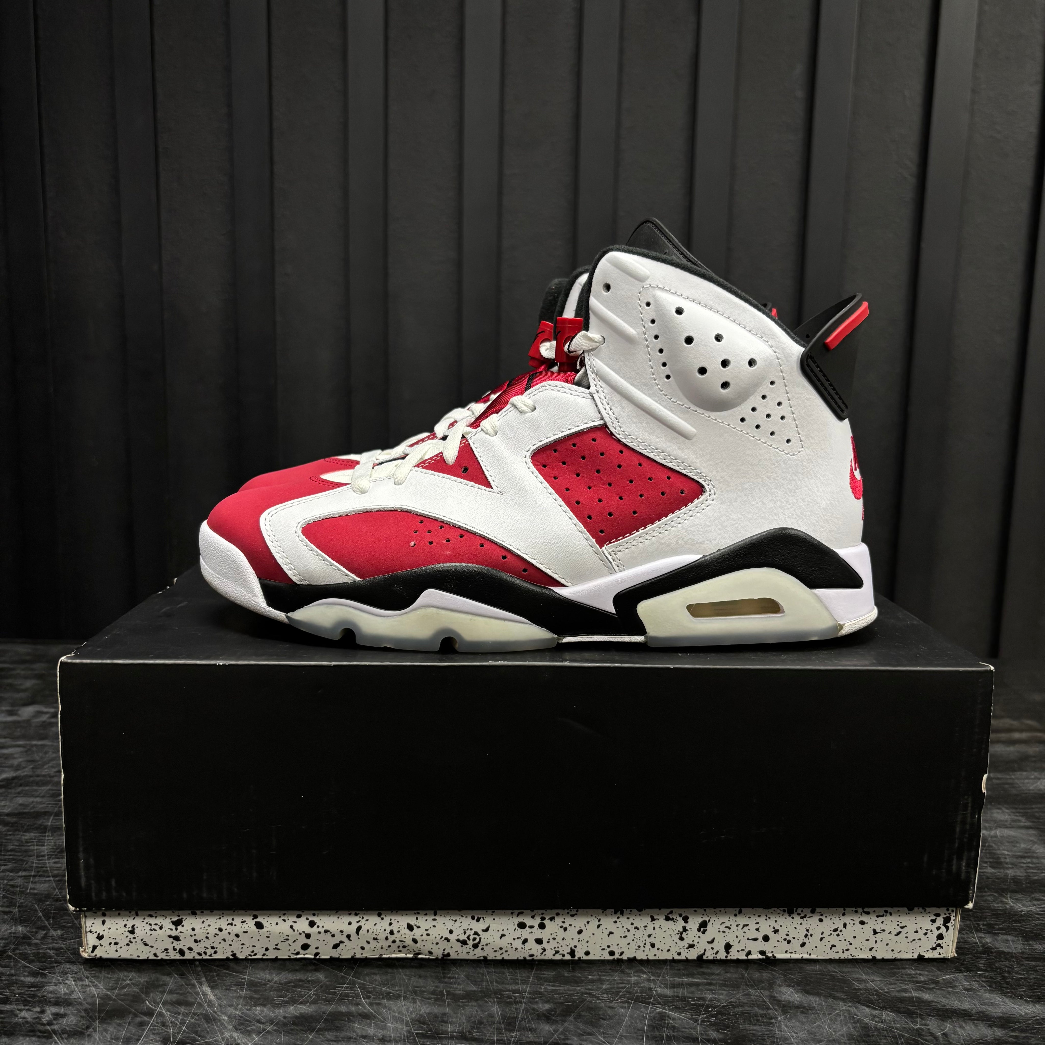 Jordan 6 Retro Carmine (2021) - Used - 4480