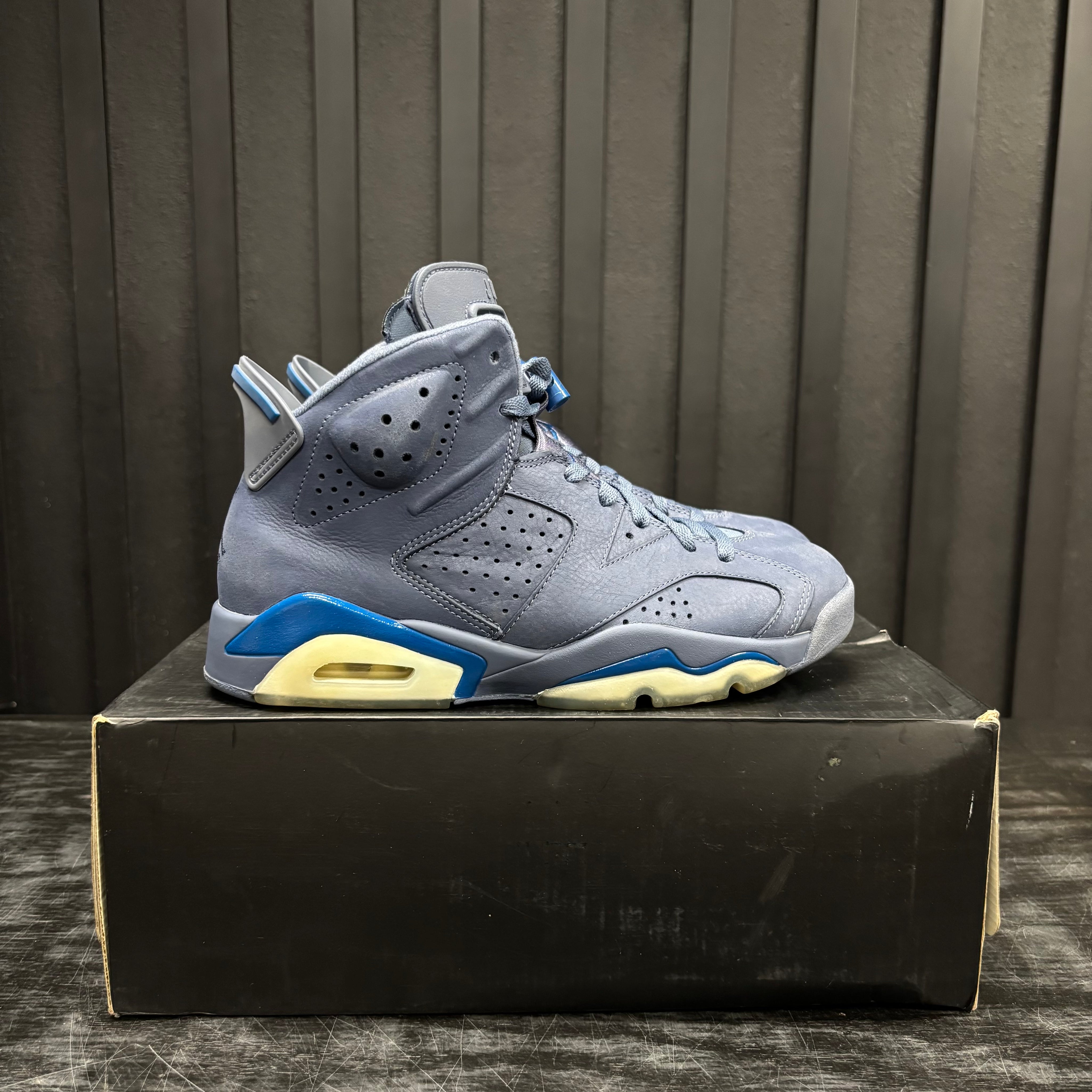 Jordan 6 Retro Diffused Blue - Used - 4469