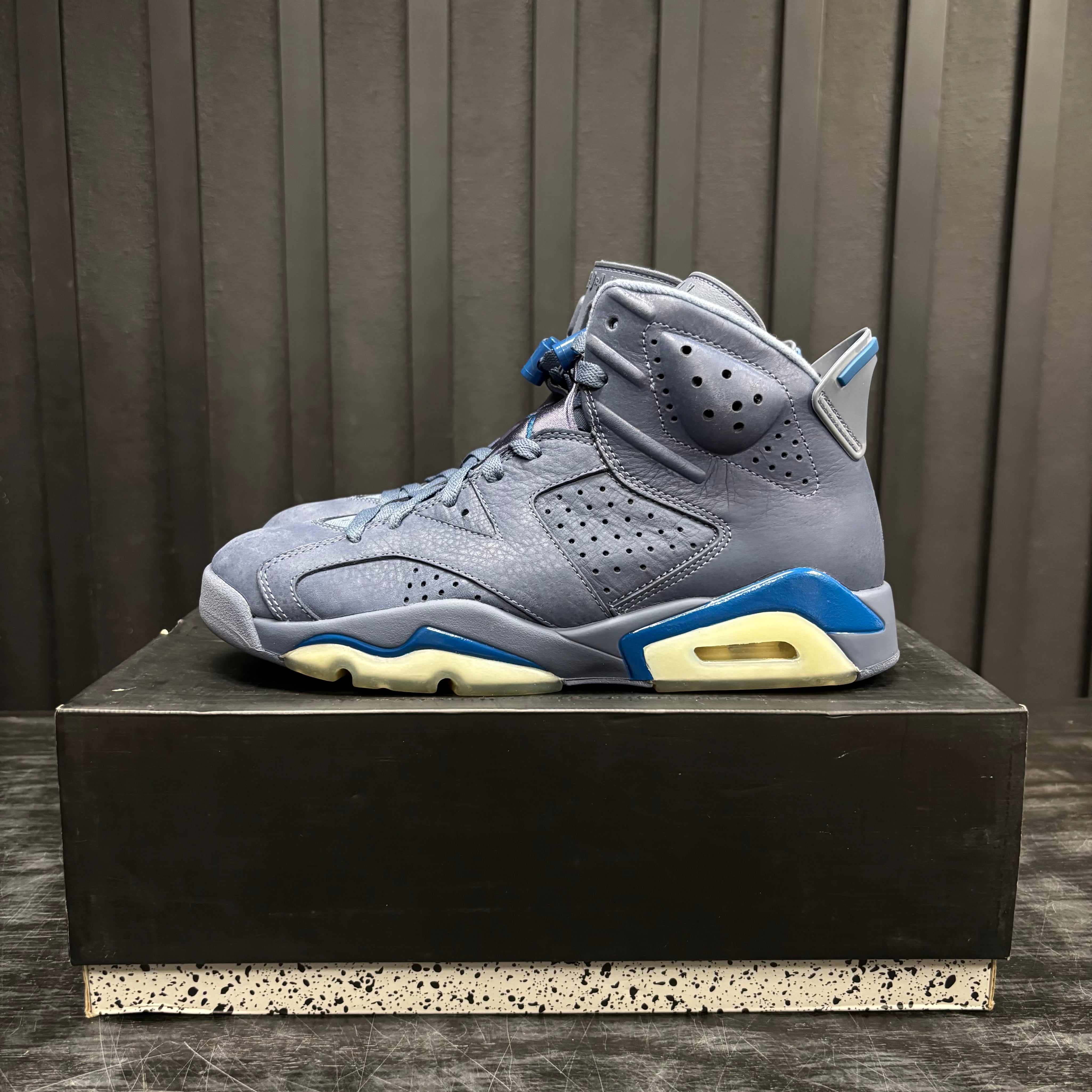 Jordan 6 Retro Diffused Blue - Used - 4469