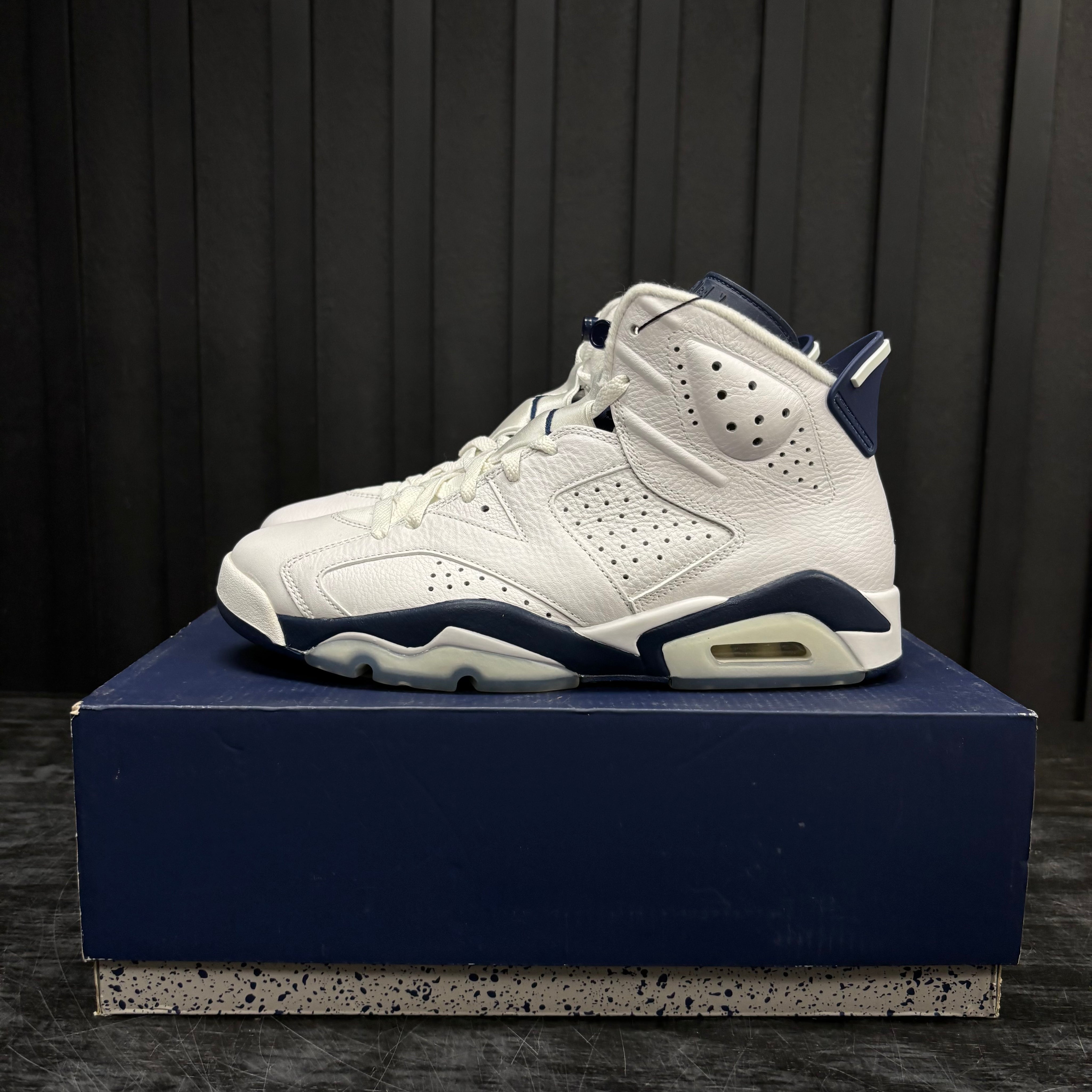 Jordan 6 Retro Midnight Navy (2022) - Used - 4483