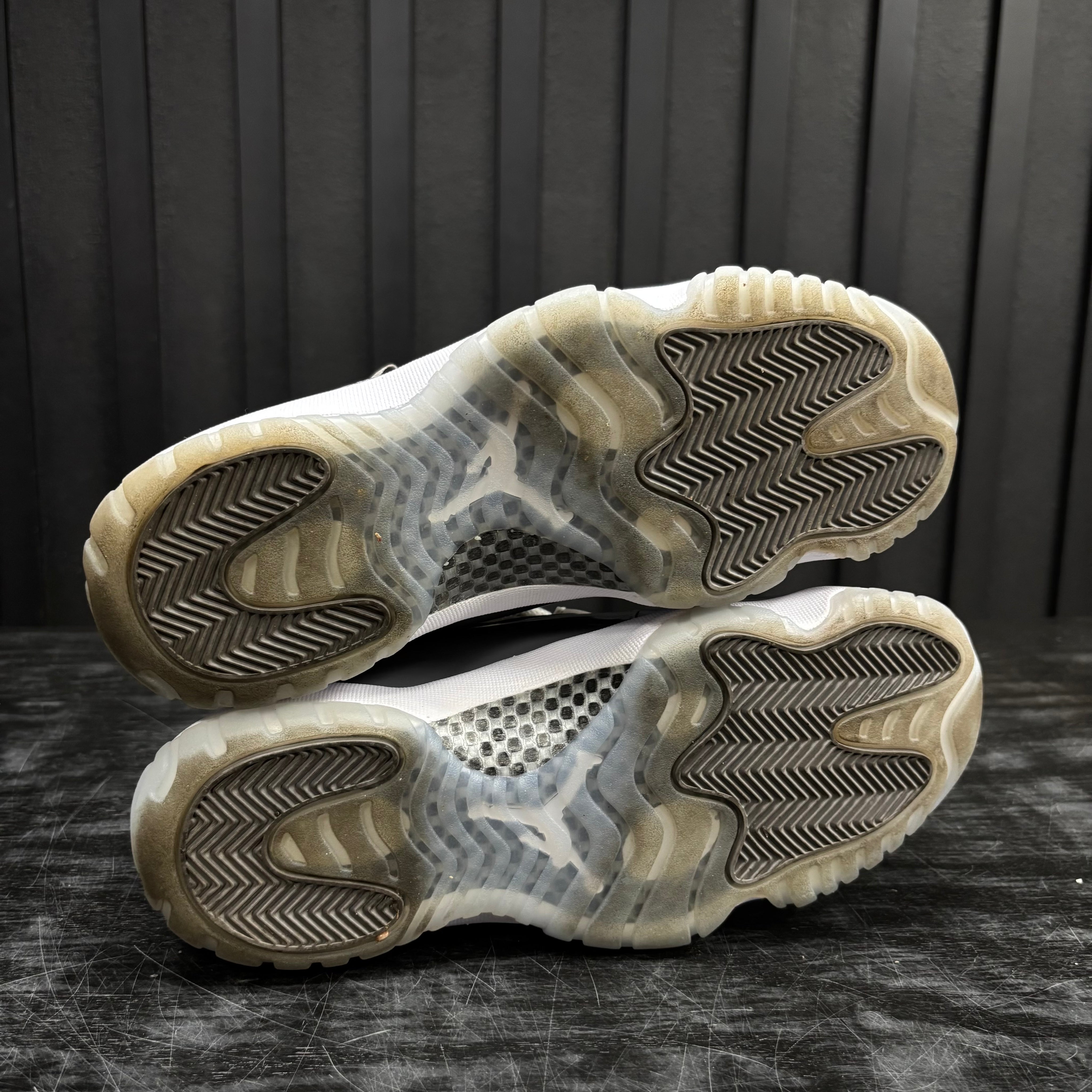 Jordan 11 Retro Cool Grey (2021) - Used - 4536