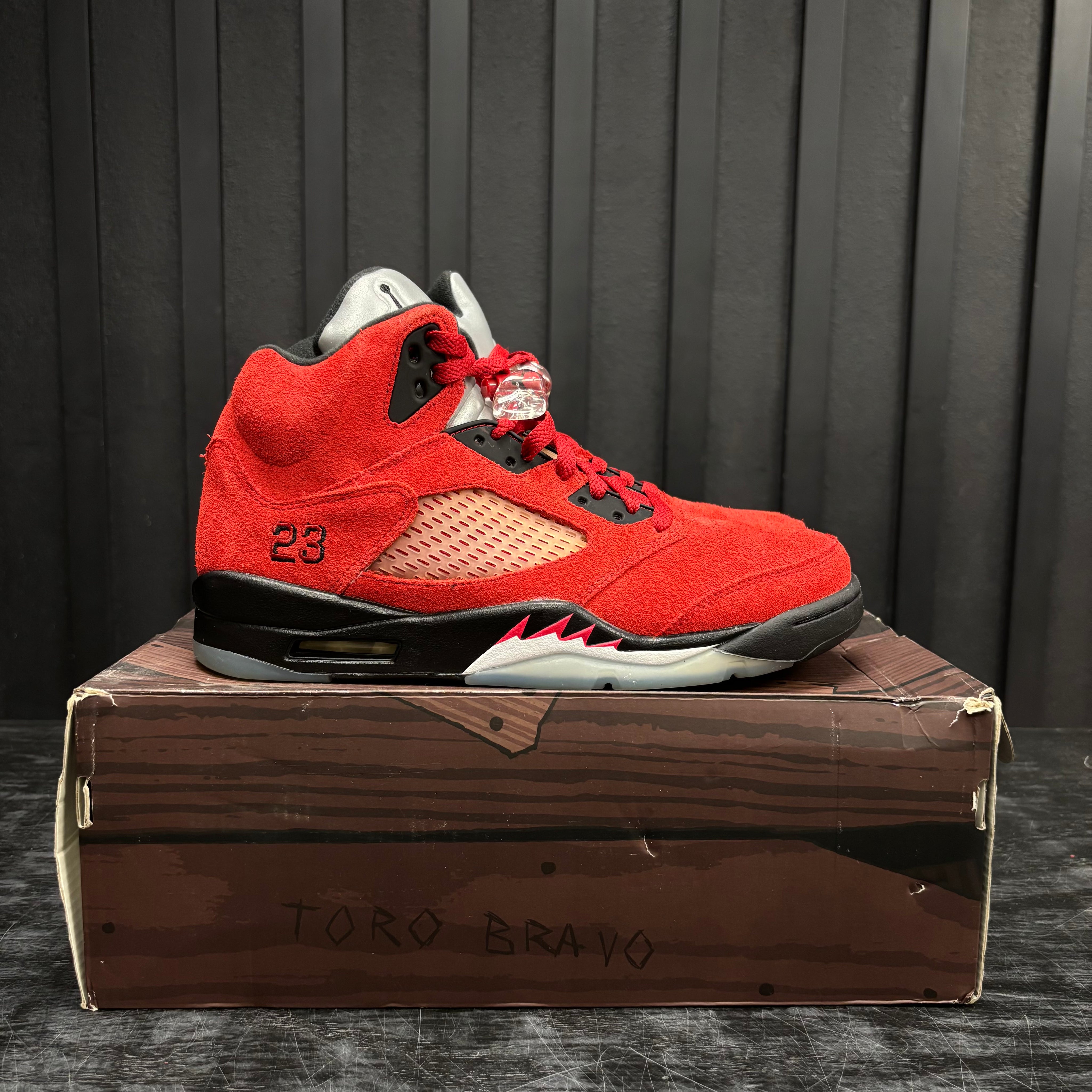 Jordan 5 Retro Raging Bulls Red (2021) - Used - 4535