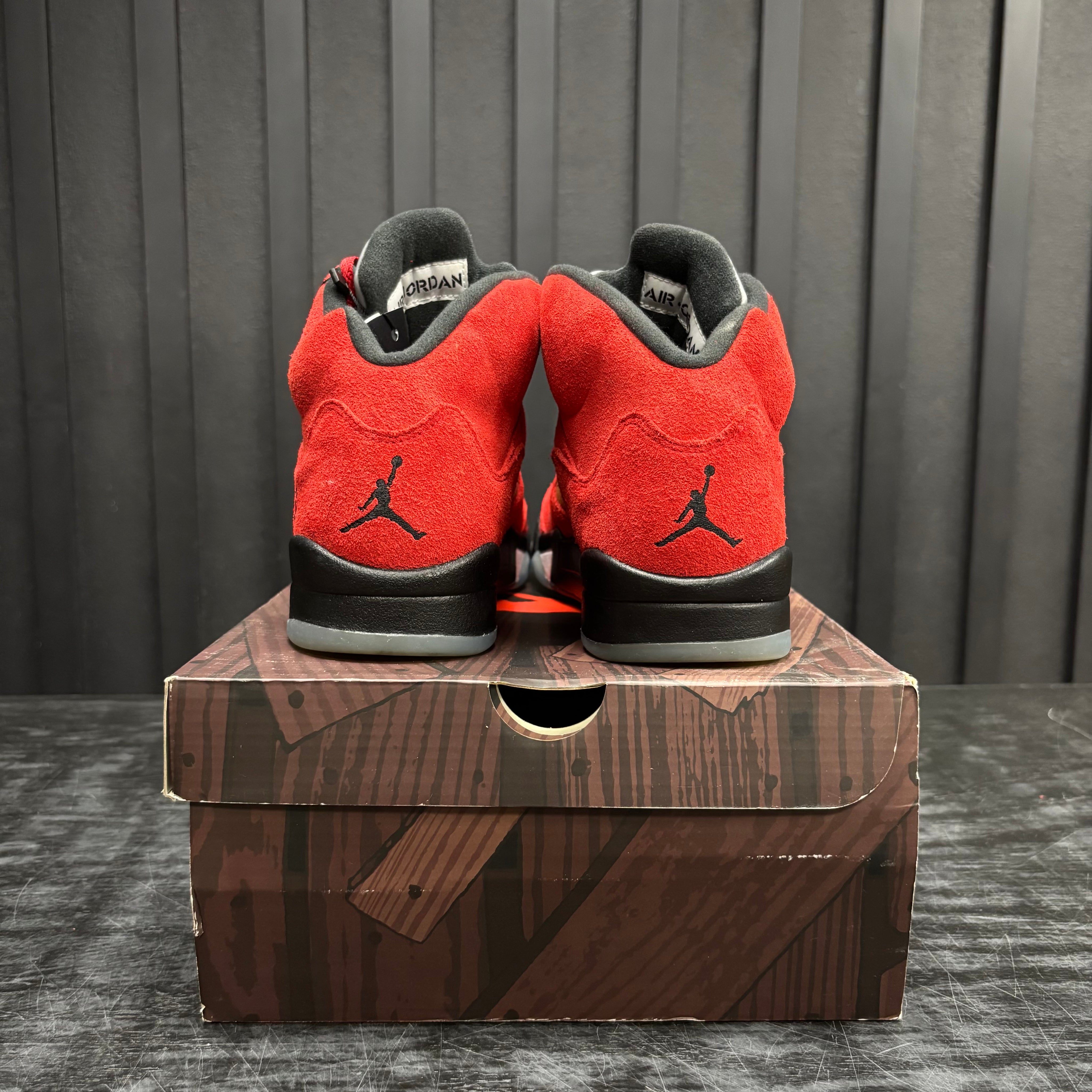 Jordan 5 Retro Raging Bulls Red (2021) - Used - 4535