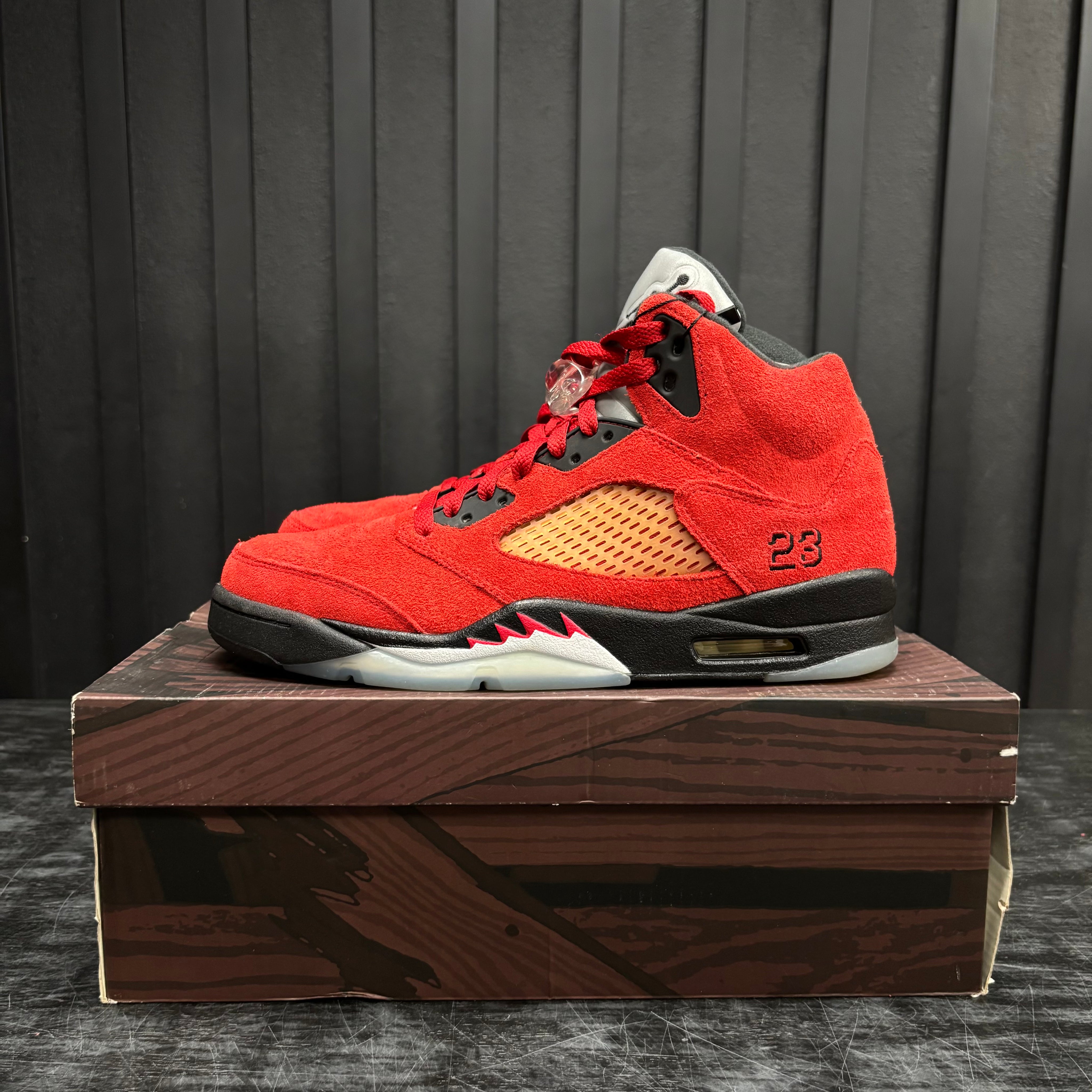 Jordan 5 Retro Raging Bulls Red (2021) - Used - 4535