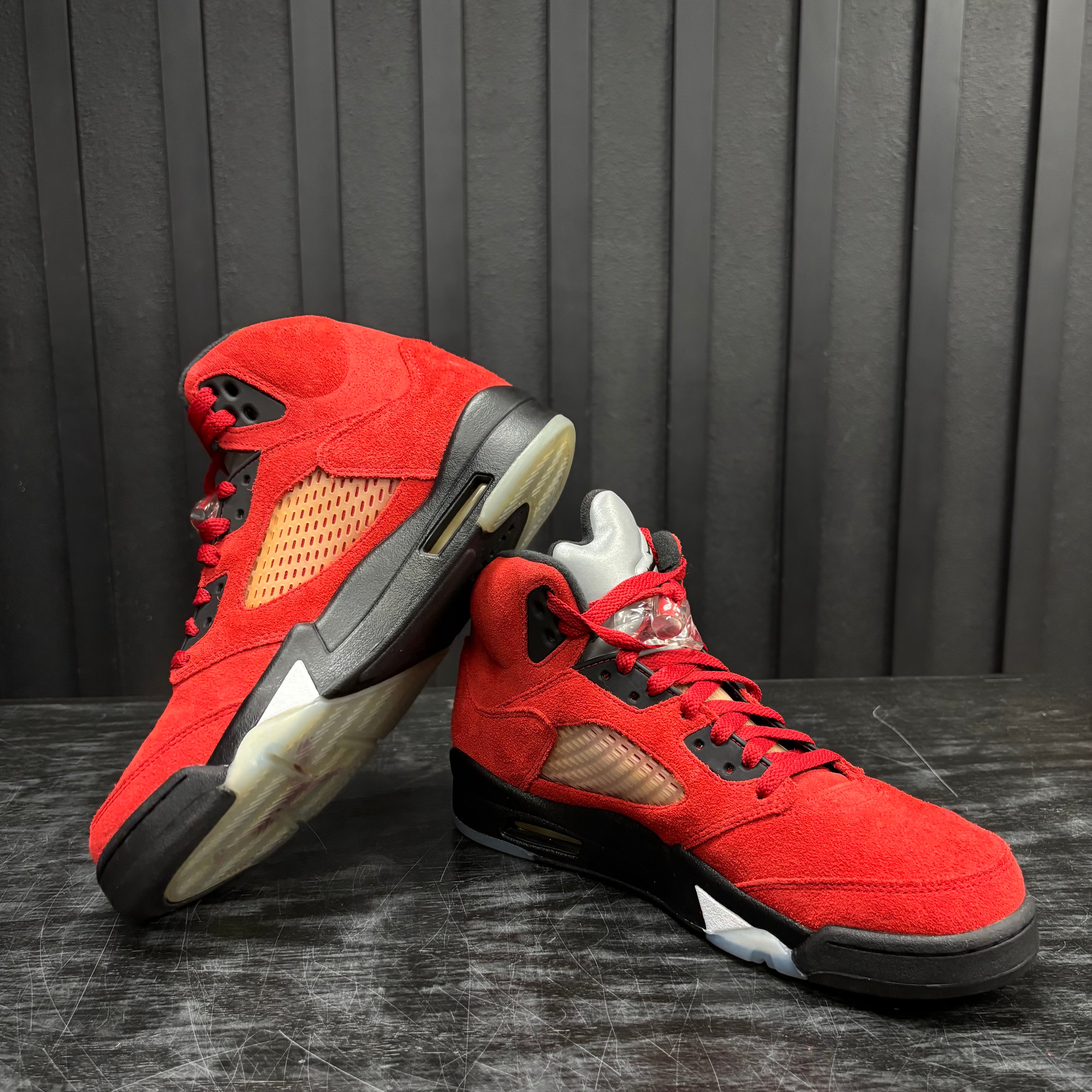 Jordan 5 Retro Raging Bulls Red (2021) - Used - 4535