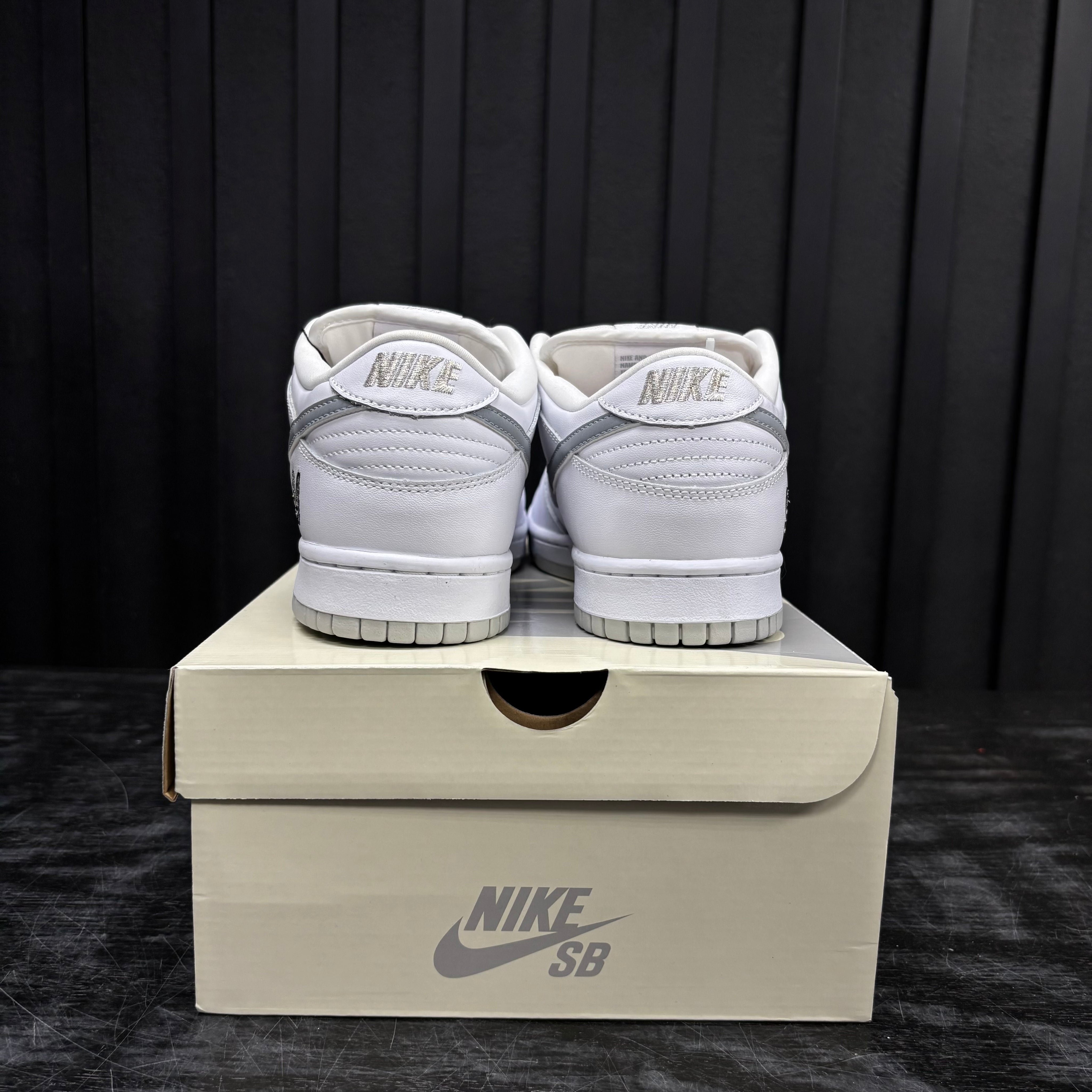 Nike SB Dunk Low Supreme 94 White Metallic Silver - Used - 3894