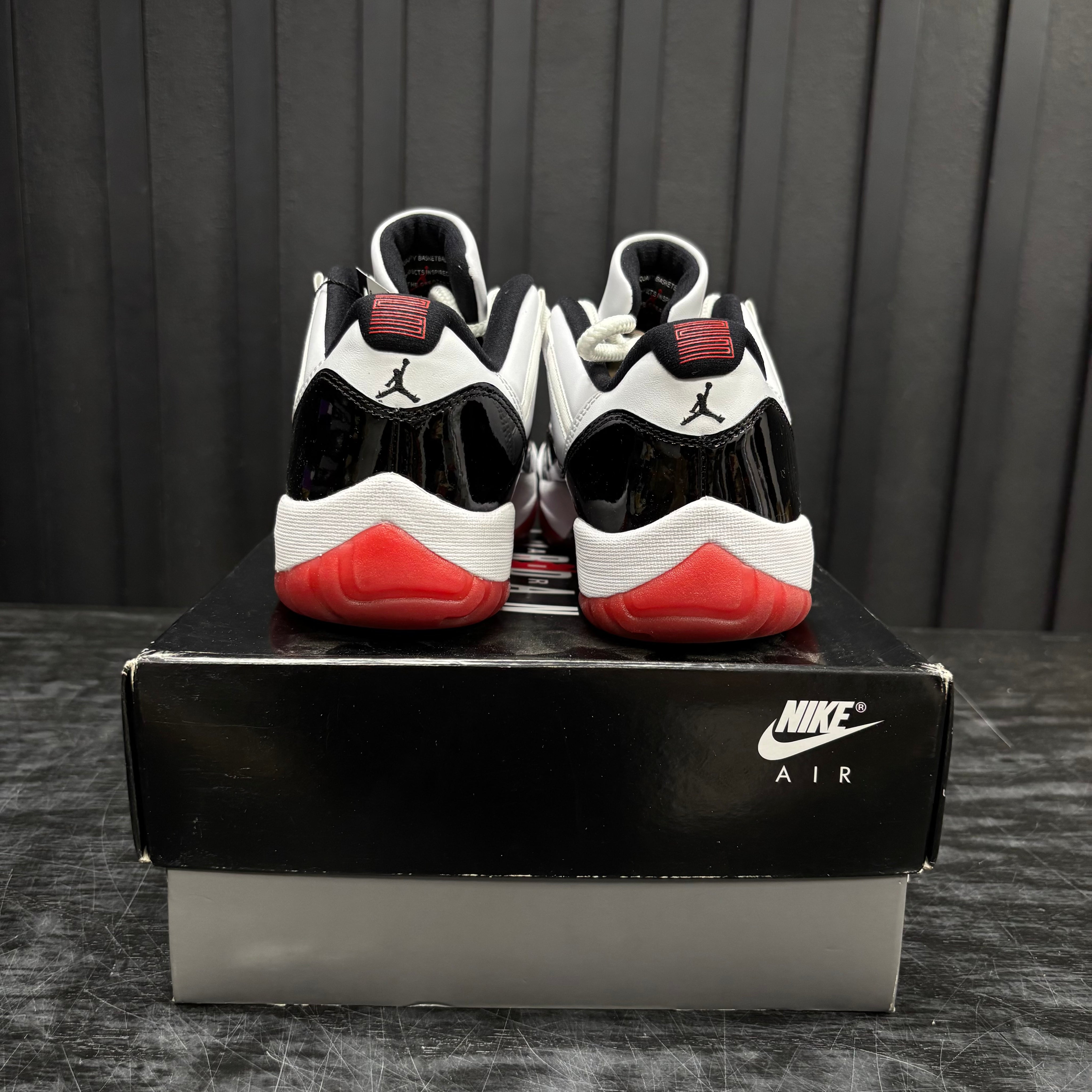 Jordan 11 Retro Low Concord Bred - Used - 4530