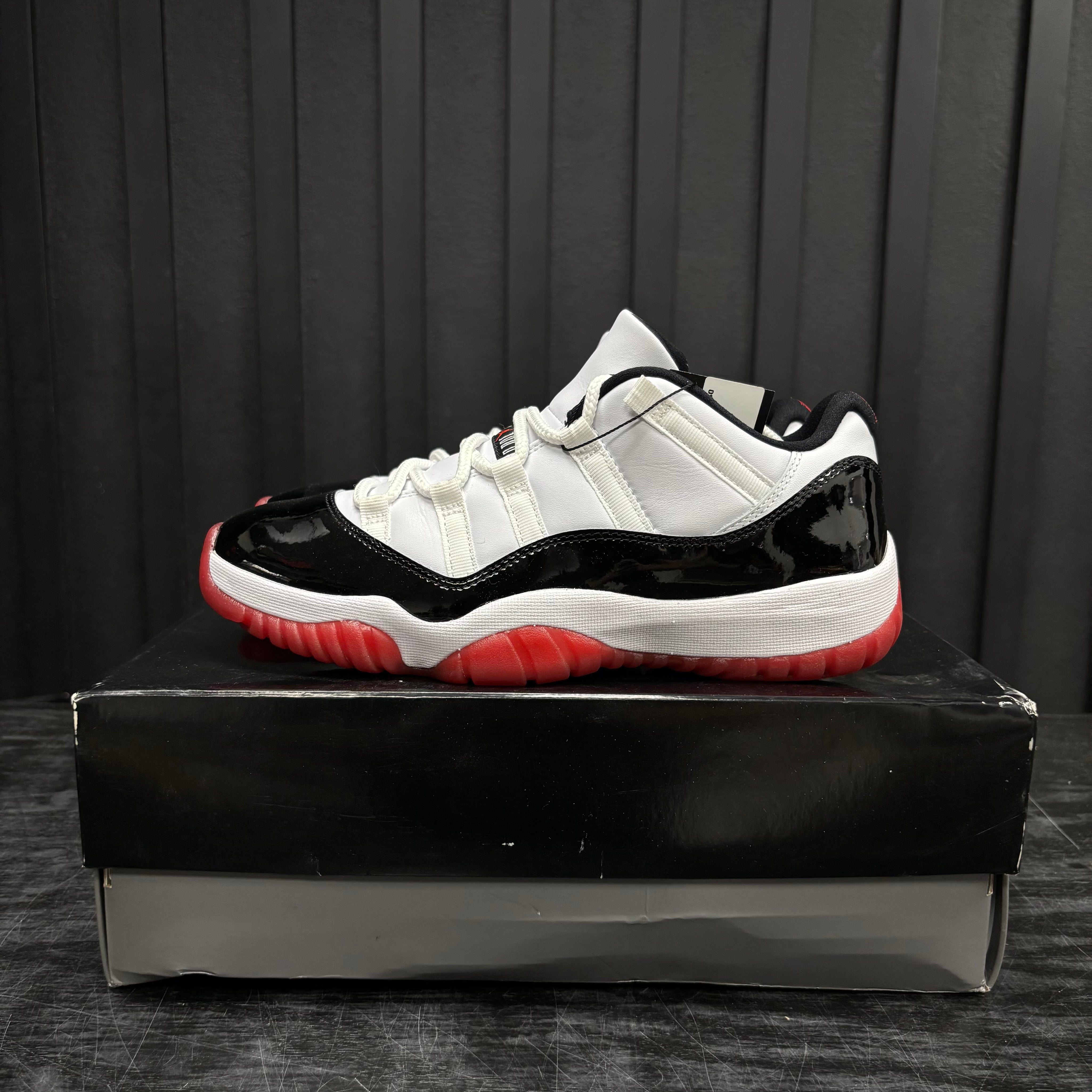 Jordan 11 Retro Low Concord Bred - Used - 4530