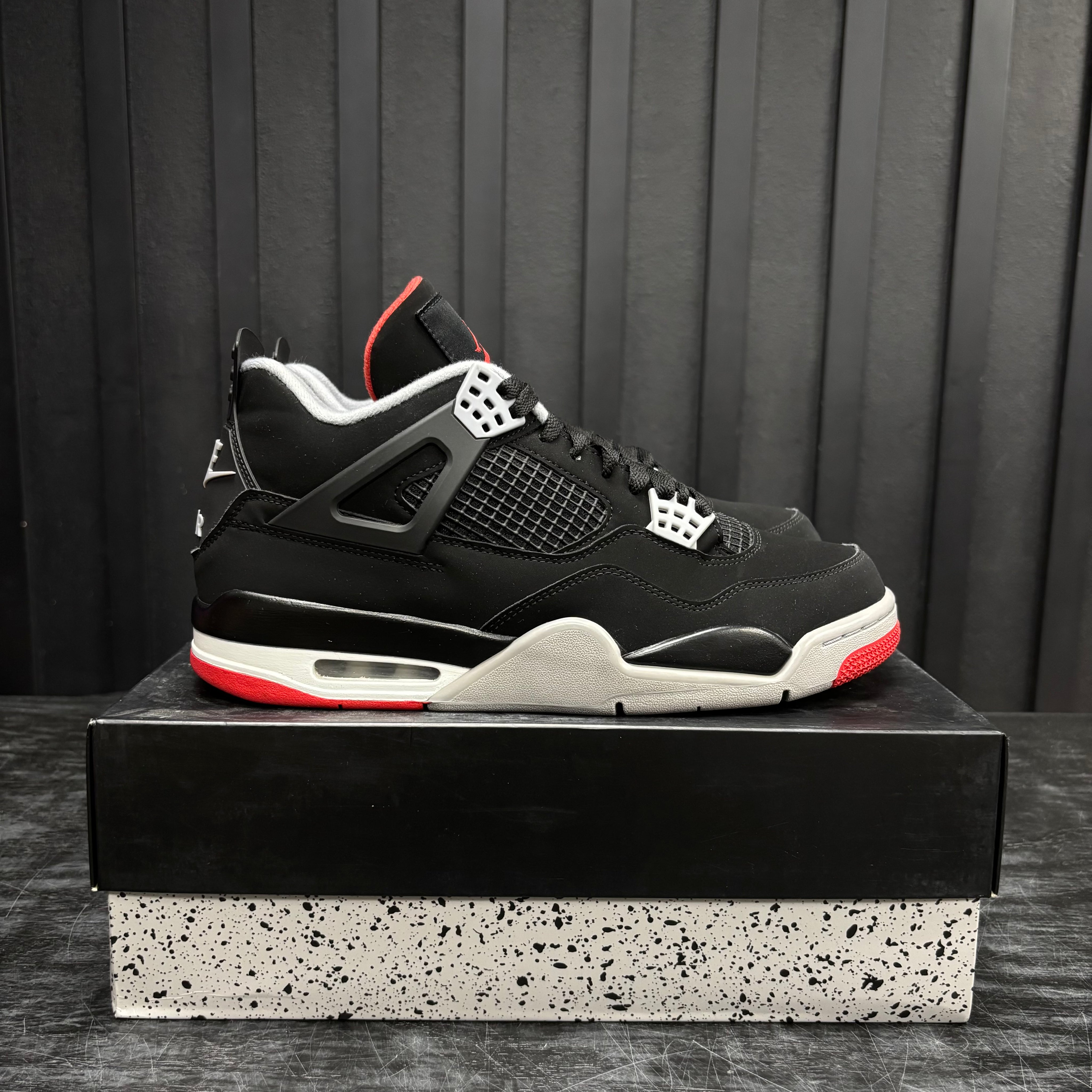 Jordan 4 Retro Bred (2019) - Used - 3895