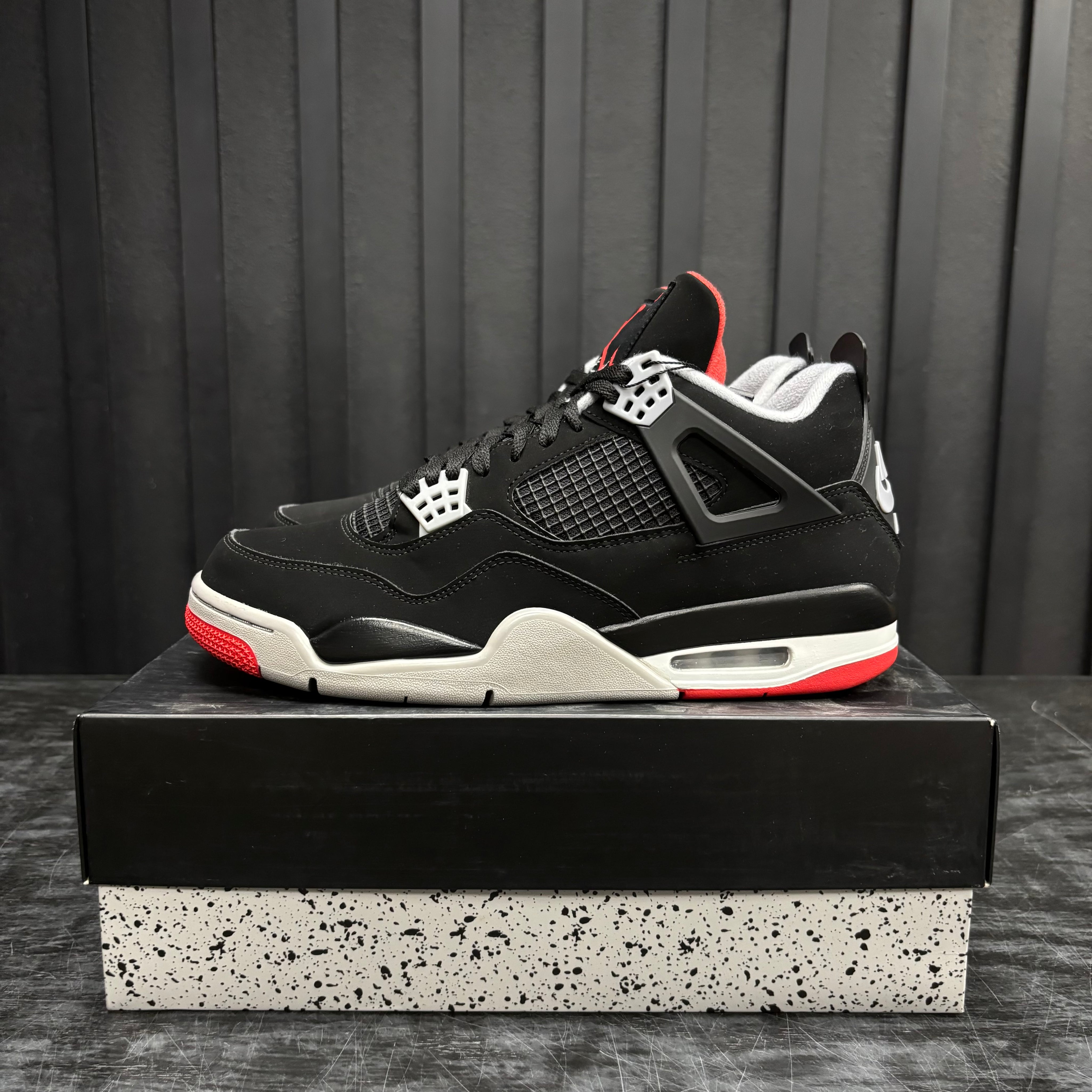 Jordan 4 Retro Bred (2019) - Used - 3895