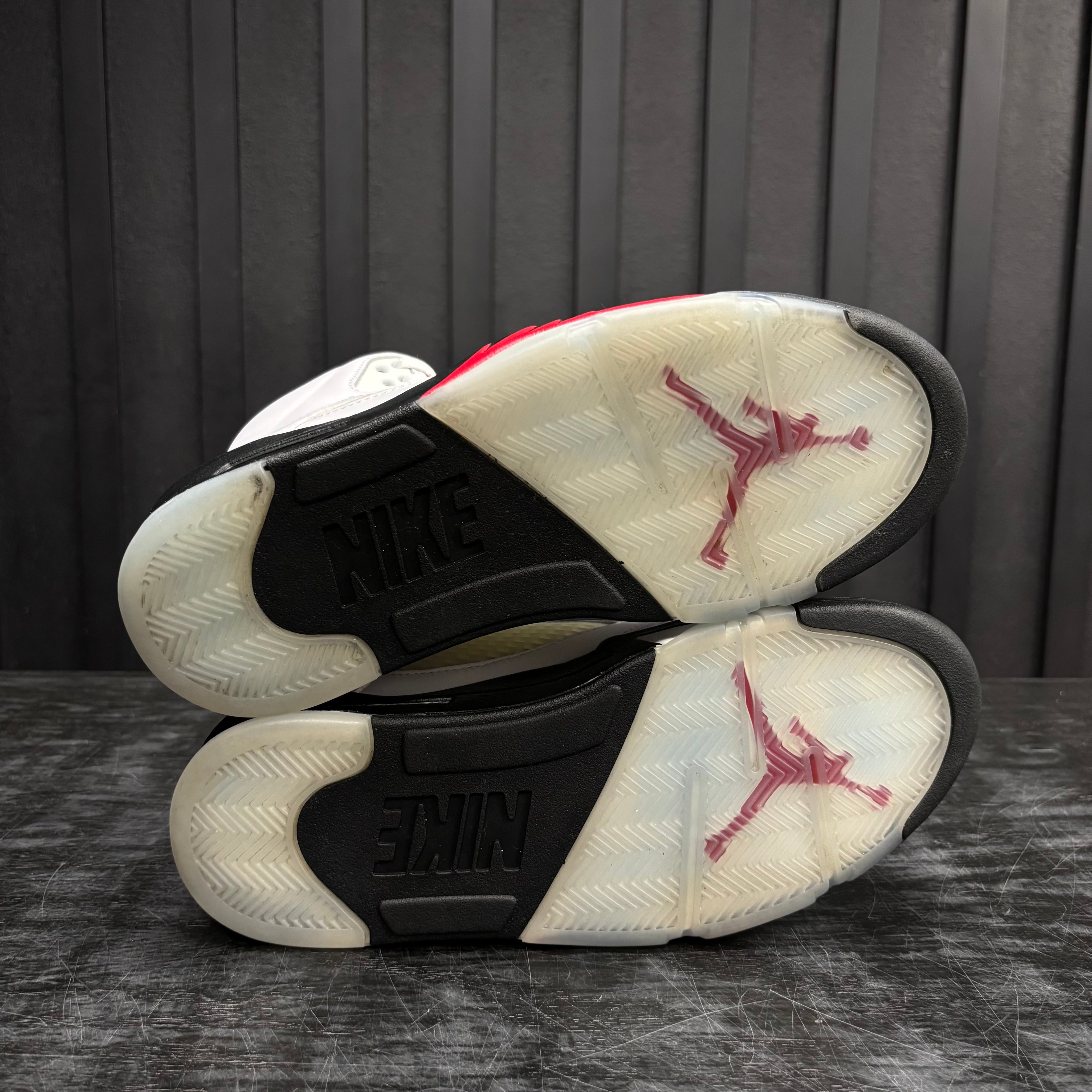 Jordan 5 Retro Fire Red Silver Tongue (2020) - Used - 4489