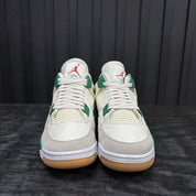 Jordan 4 Retro SB Pine Green - Used - 3893