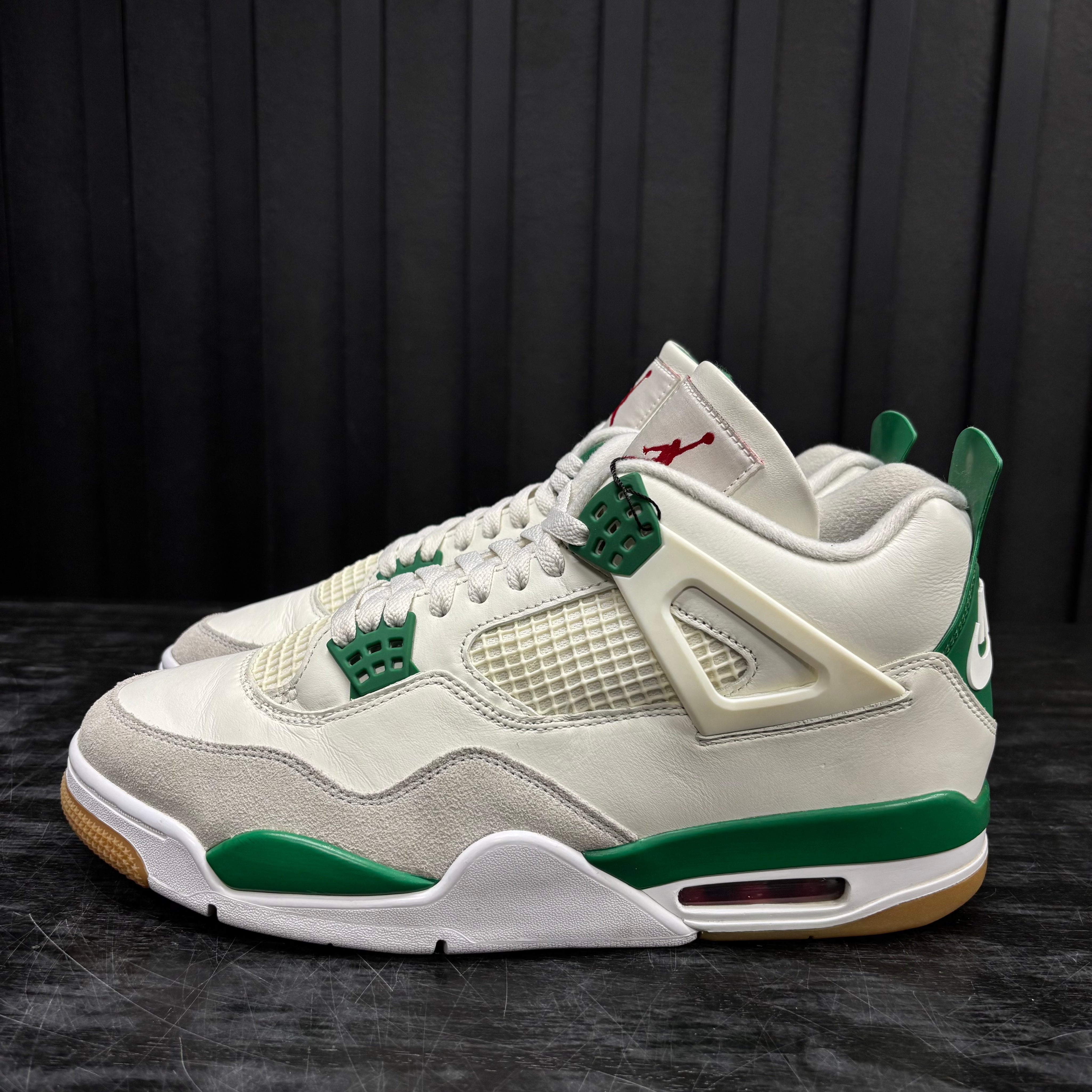 Jordan 4 Retro SB Pine Green - Used - 3893