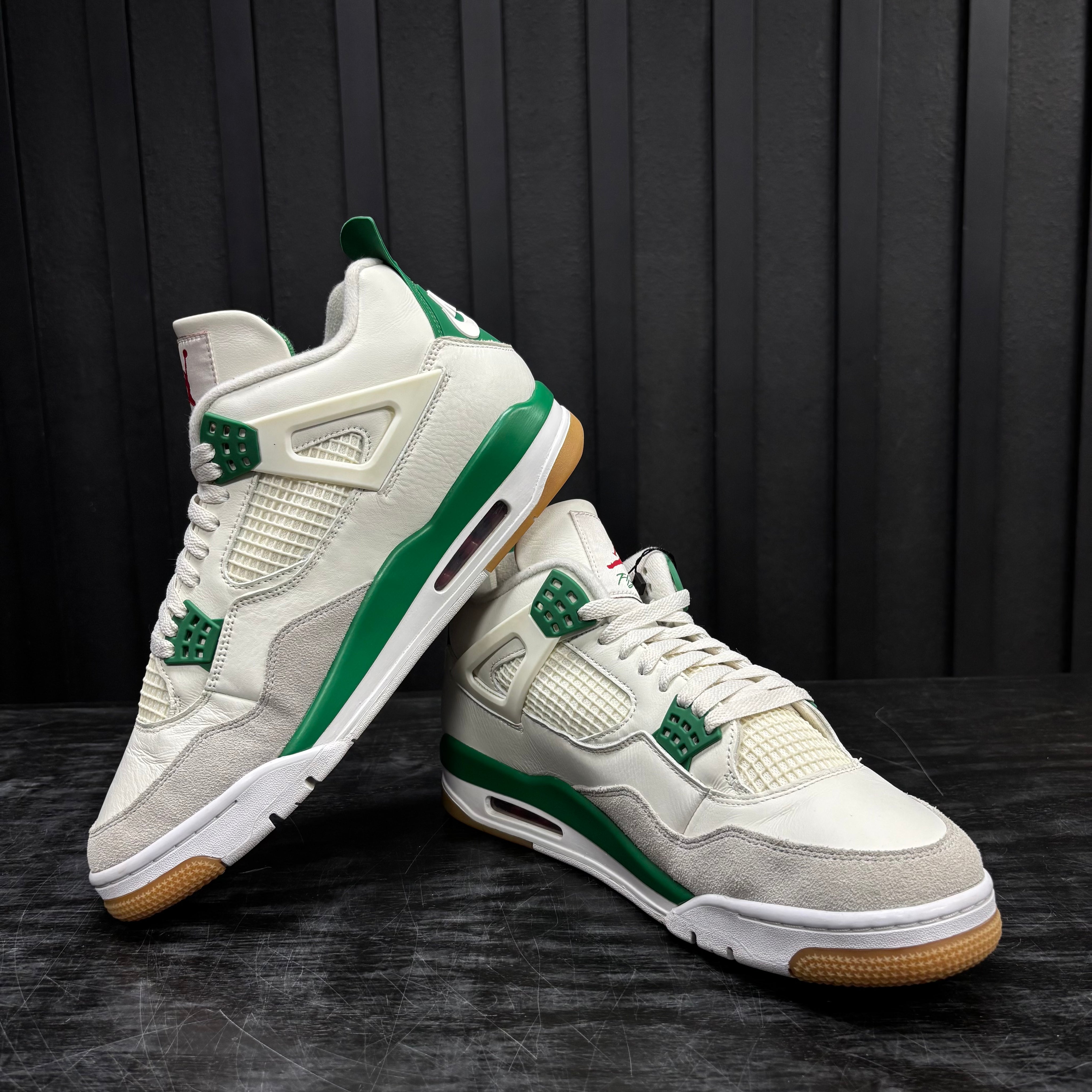 Jordan 4 Retro SB Pine Green - Used - 3893