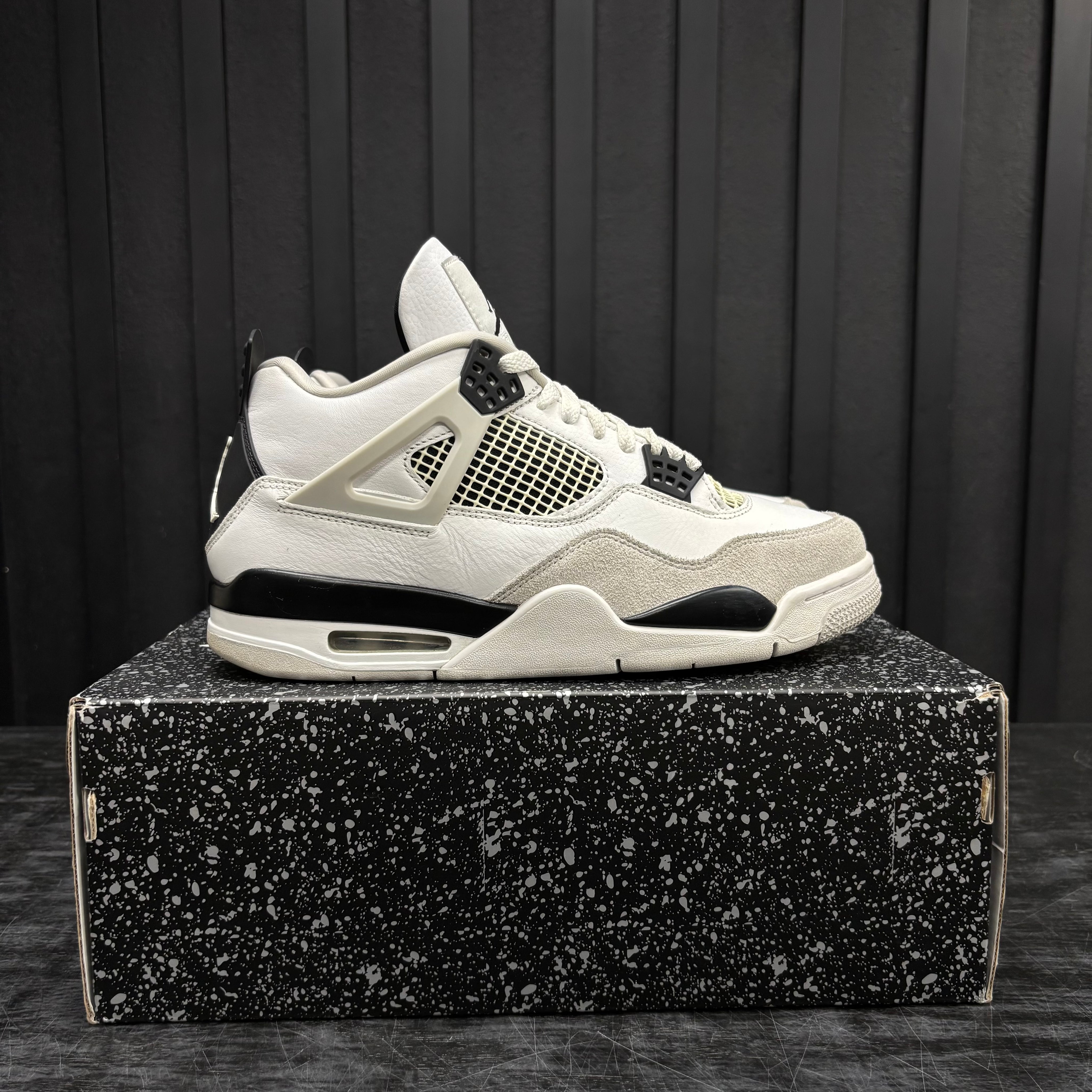 Jordan 4 Retro Military Black - Used - 3887
