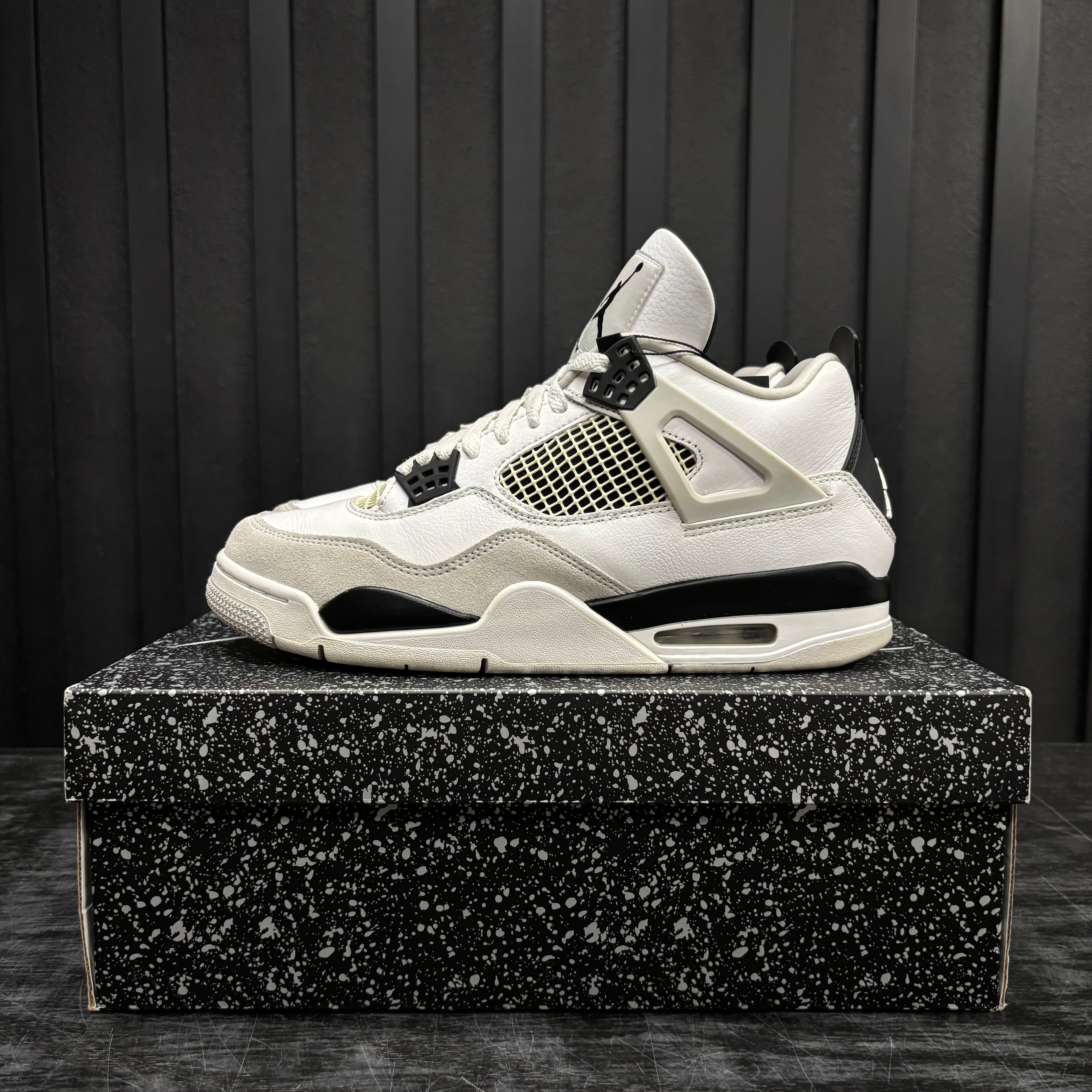 Jordan 4 Retro Military Black - Used - 3887