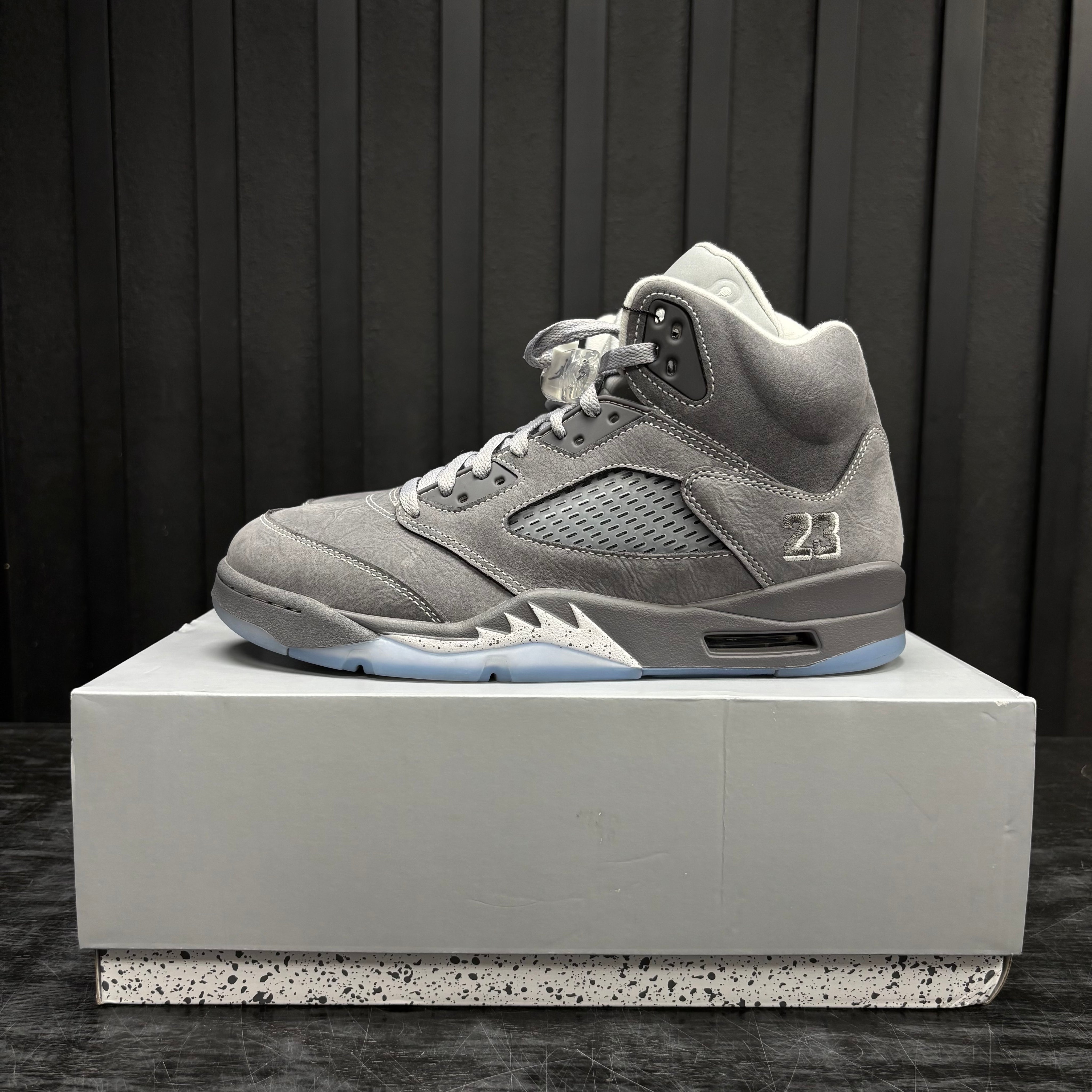 Jordan 5 Retro Wolf Grey (2026) - Used - 3903