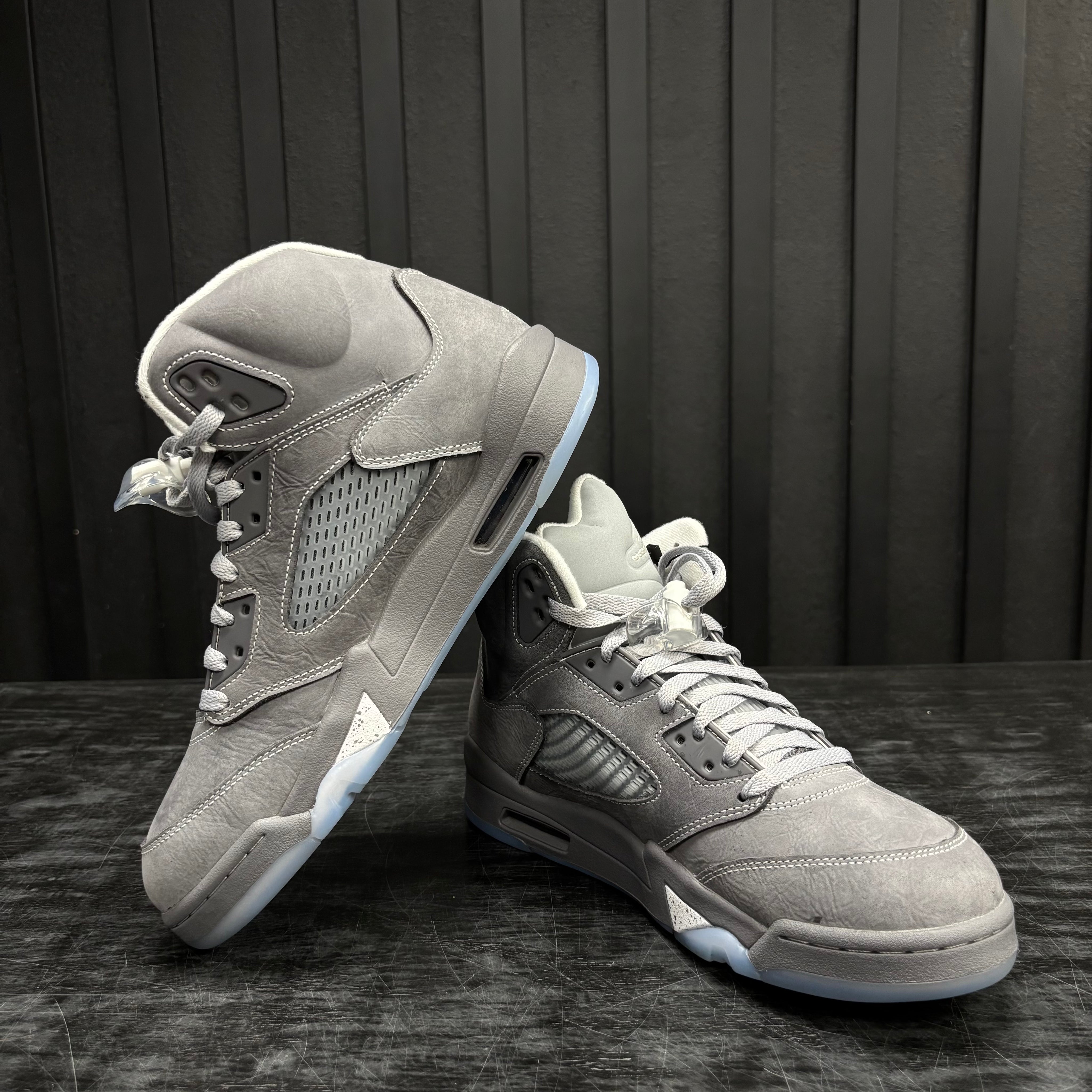 Jordan 5 Retro Wolf Grey (2026) - Used - 3903