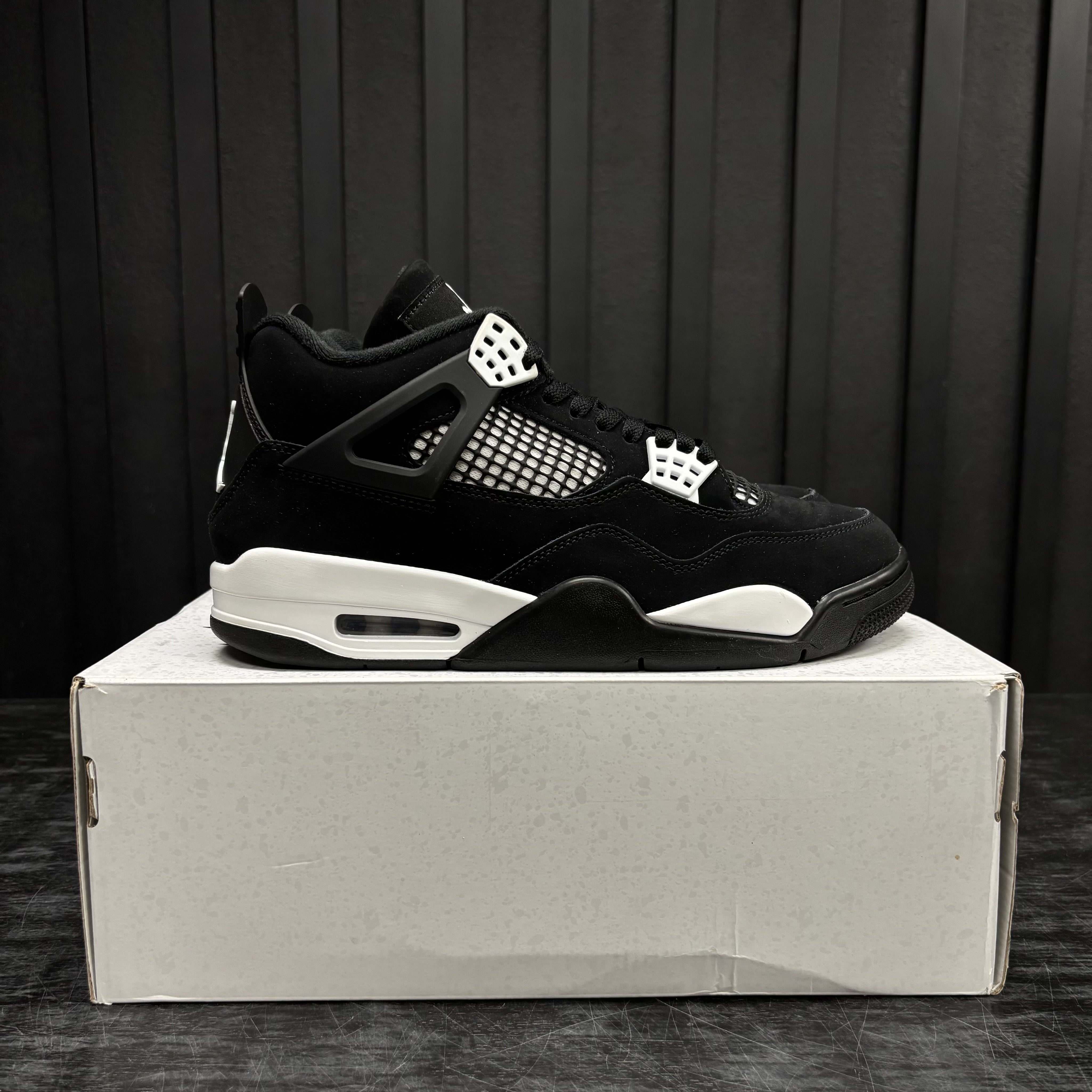 Jordan 4 Retro White Thunder - Used - 1967