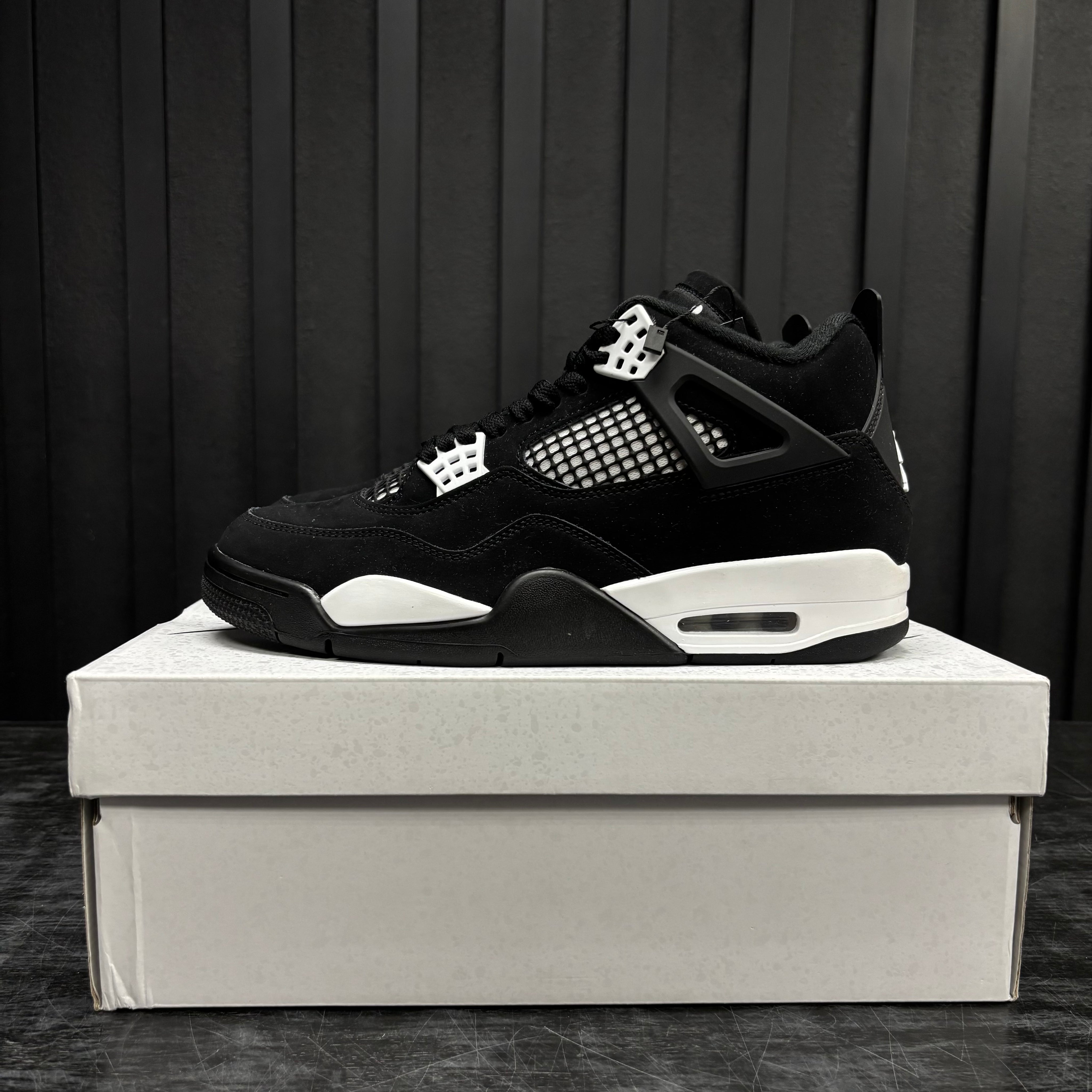 Jordan 4 Retro White Thunder - Used - 1967