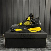 Jordan 4 Retro Thunder (2023) - Used - 3922