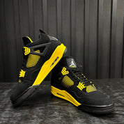 Jordan 4 Retro Thunder (2023) - Used - 3922