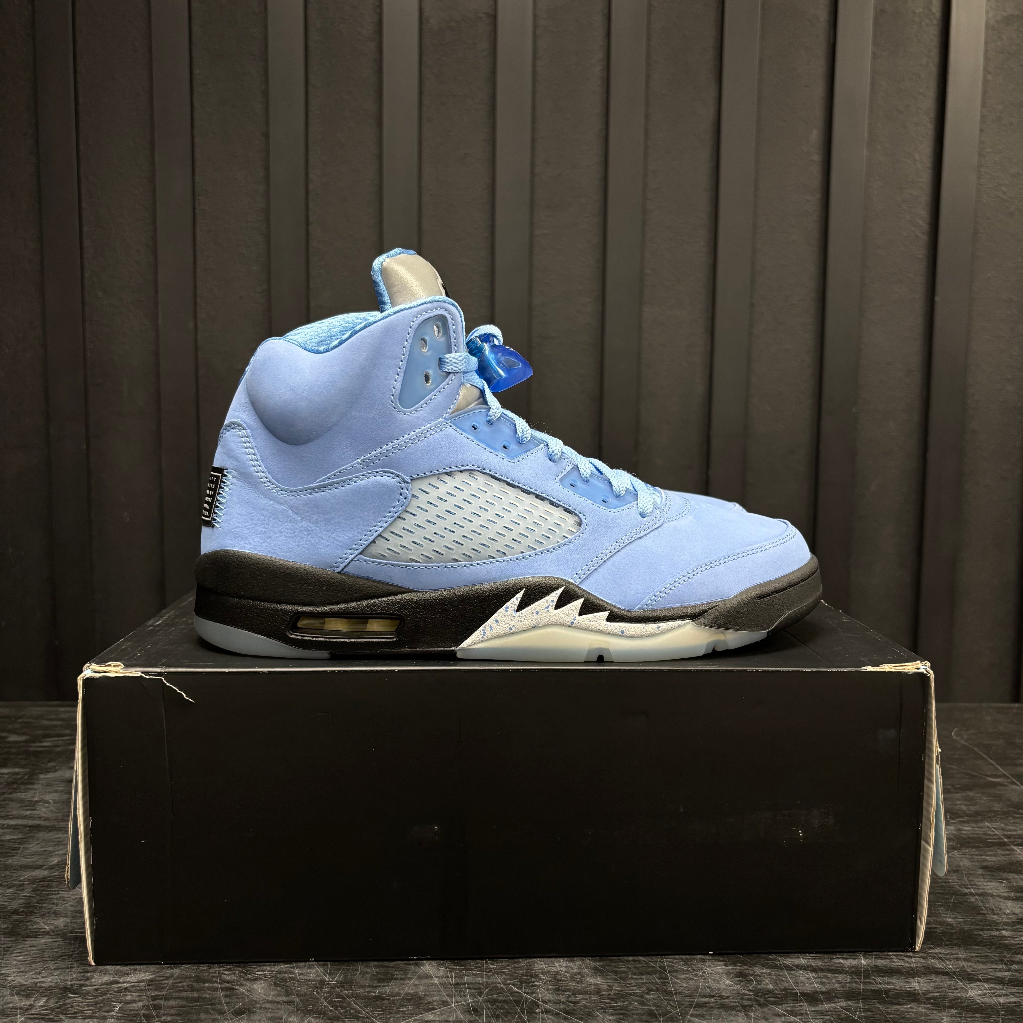 Jordan 5 Retro UNC University Blue - Used - 3923