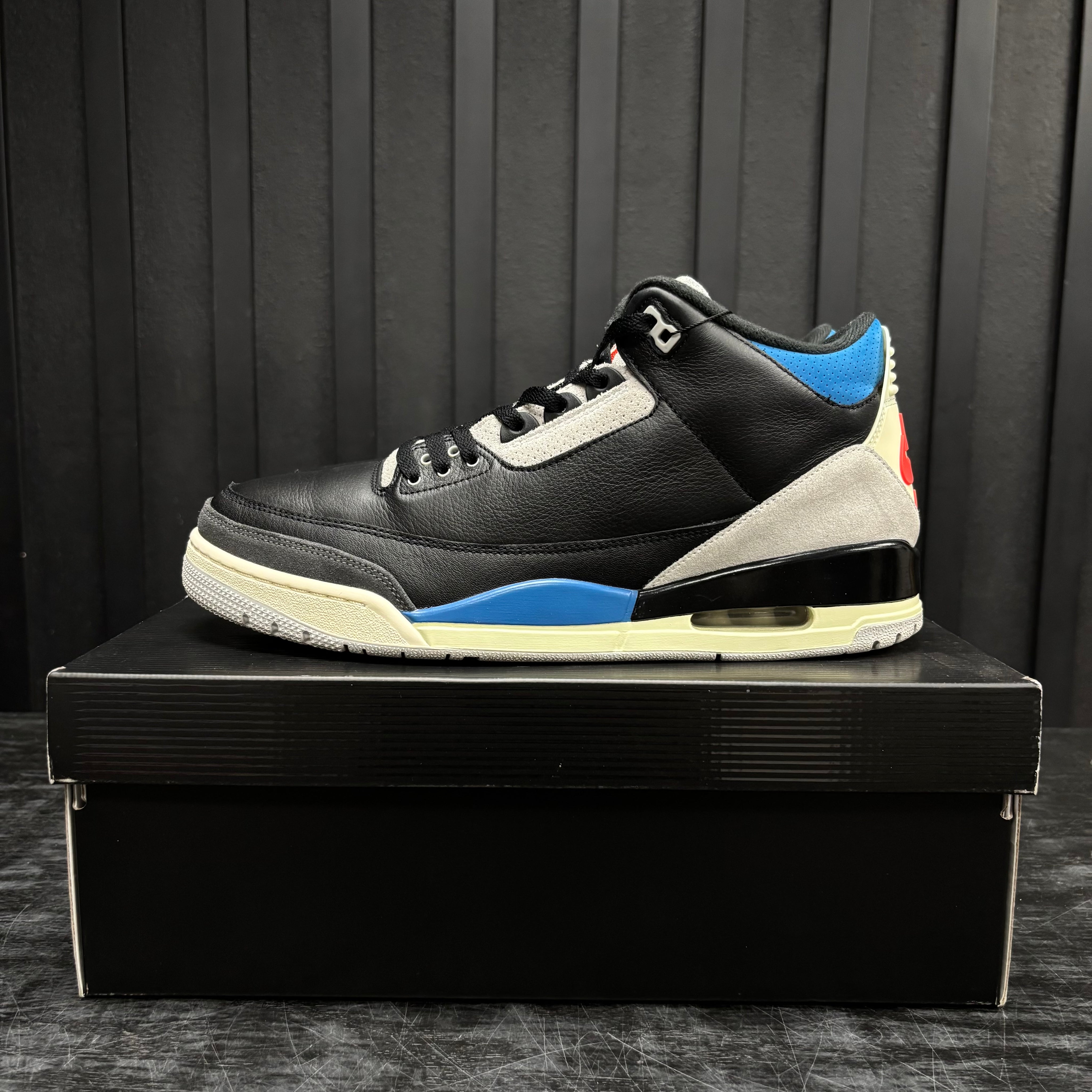 Jordan 3 Retro OG Rare Air - Used - 3917