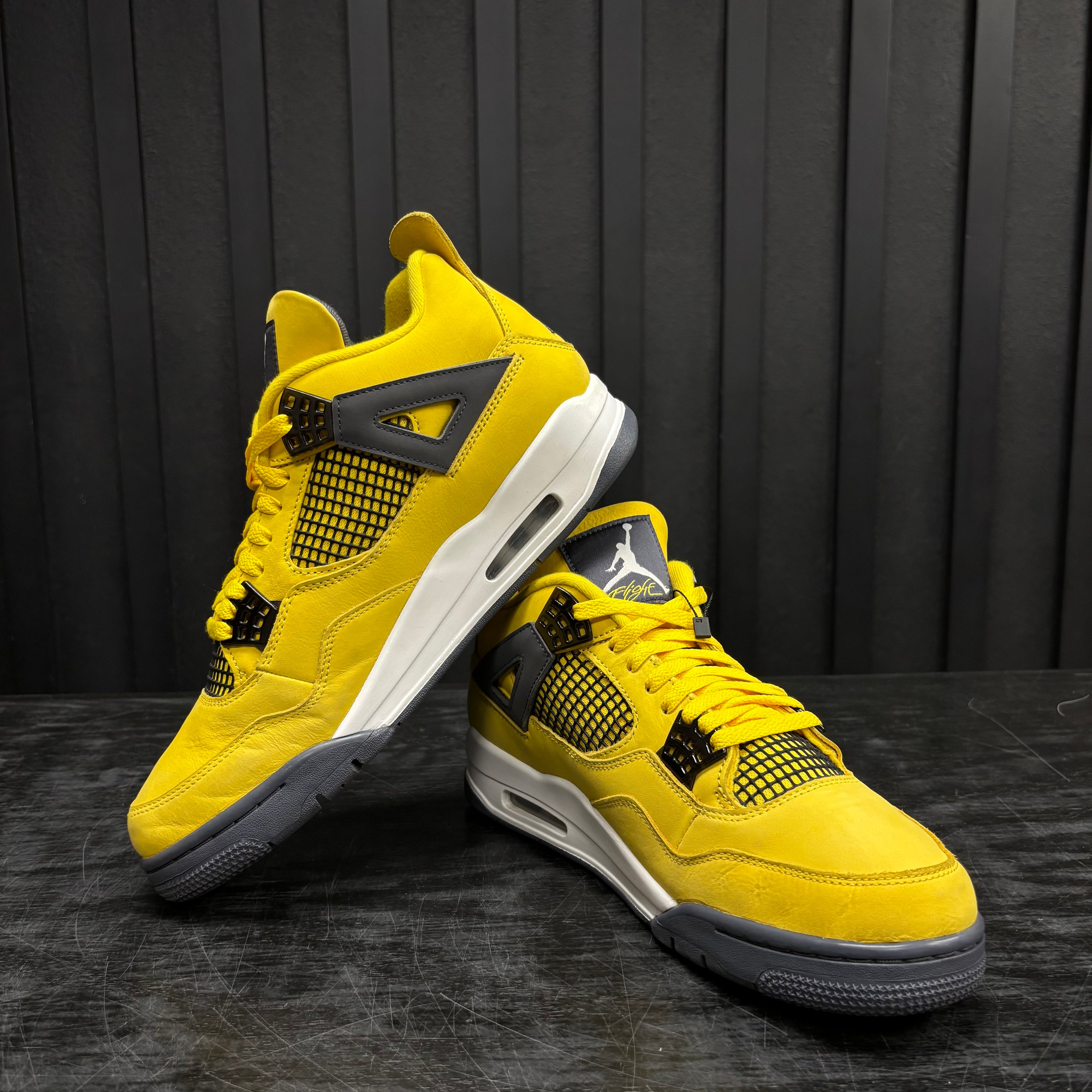 Jordan 4 Retro Lightning (2021) - Used - 4412