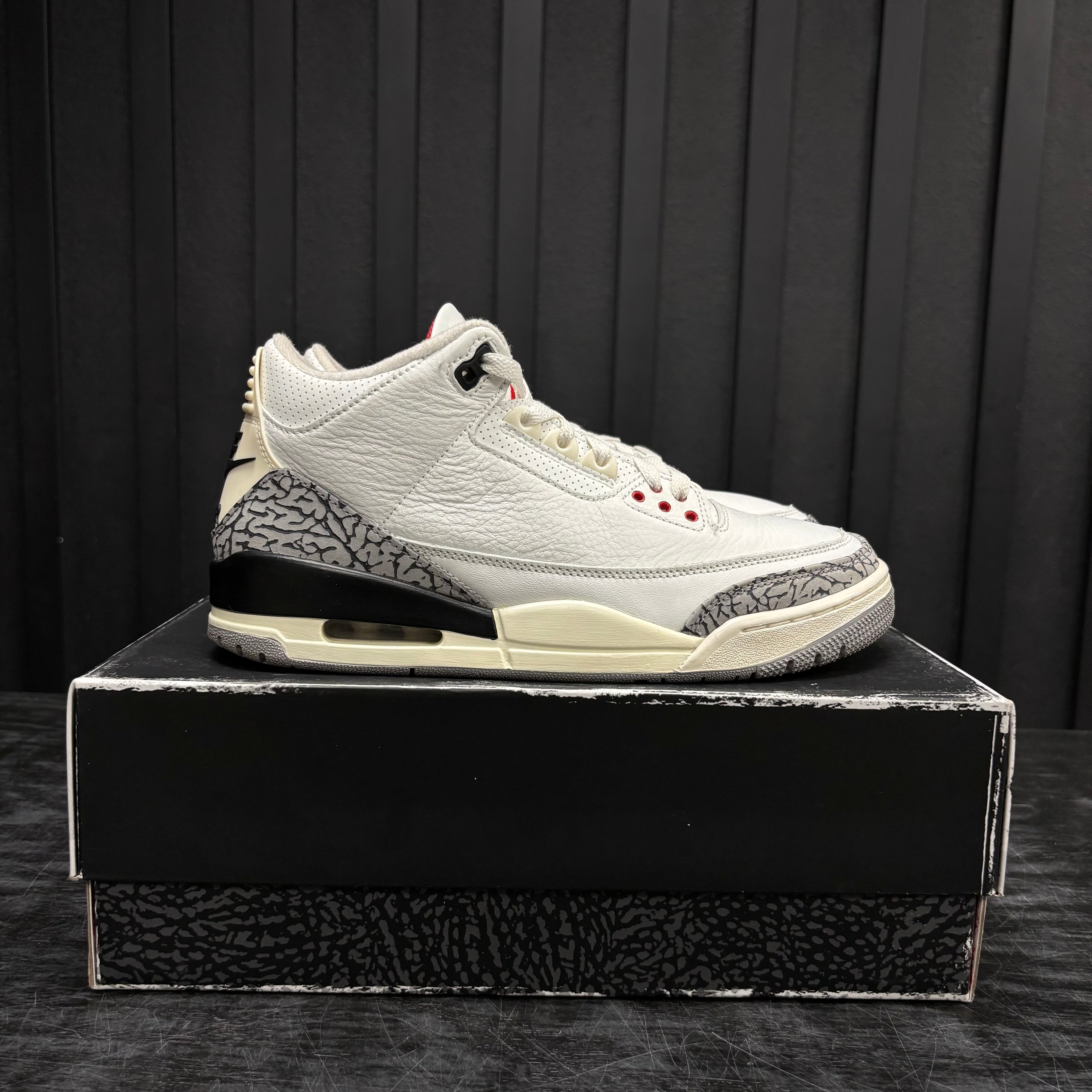 Jordan 3 Retro White Cement Reimagined - Used - 1980