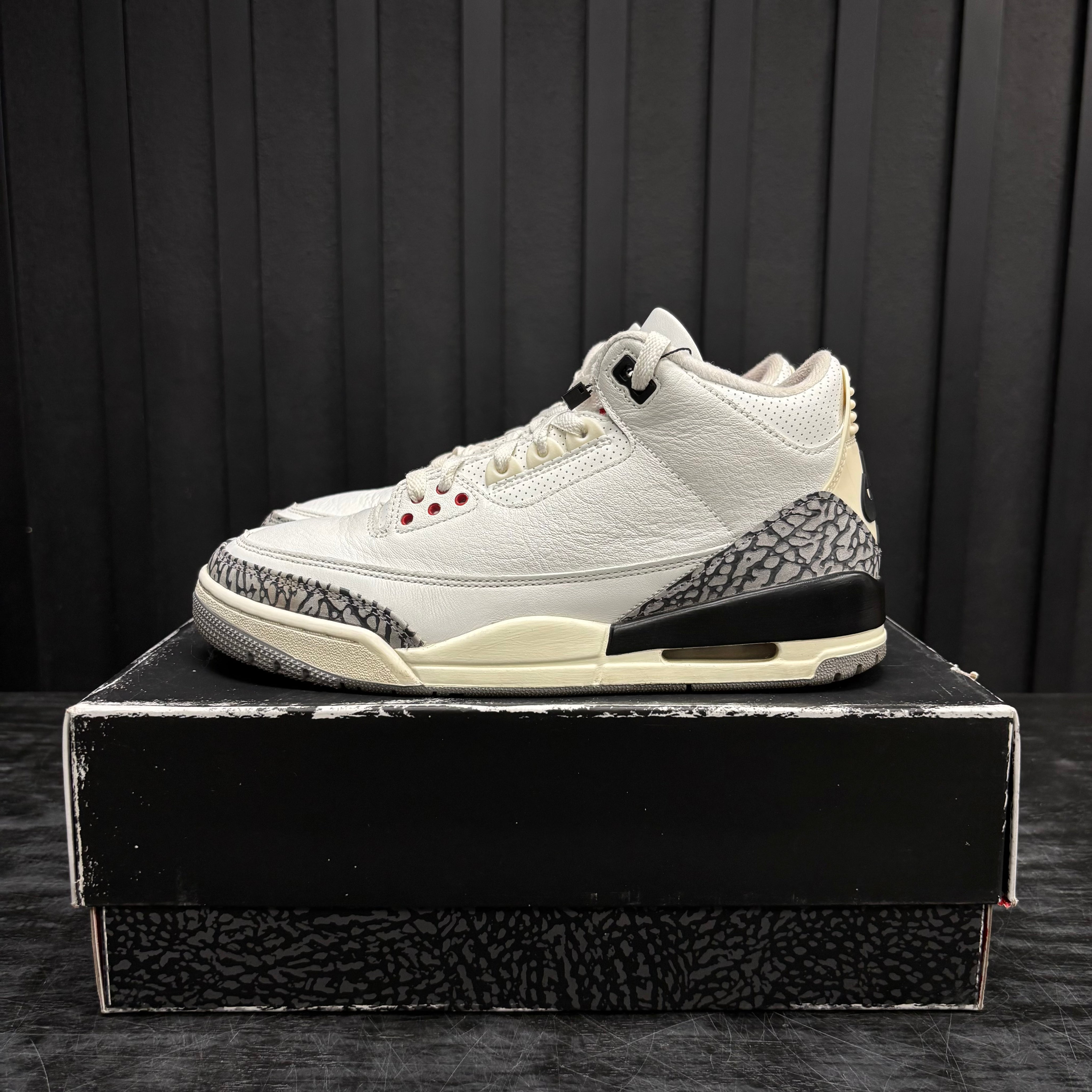 Jordan 3 Retro White Cement Reimagined - Used - 1980