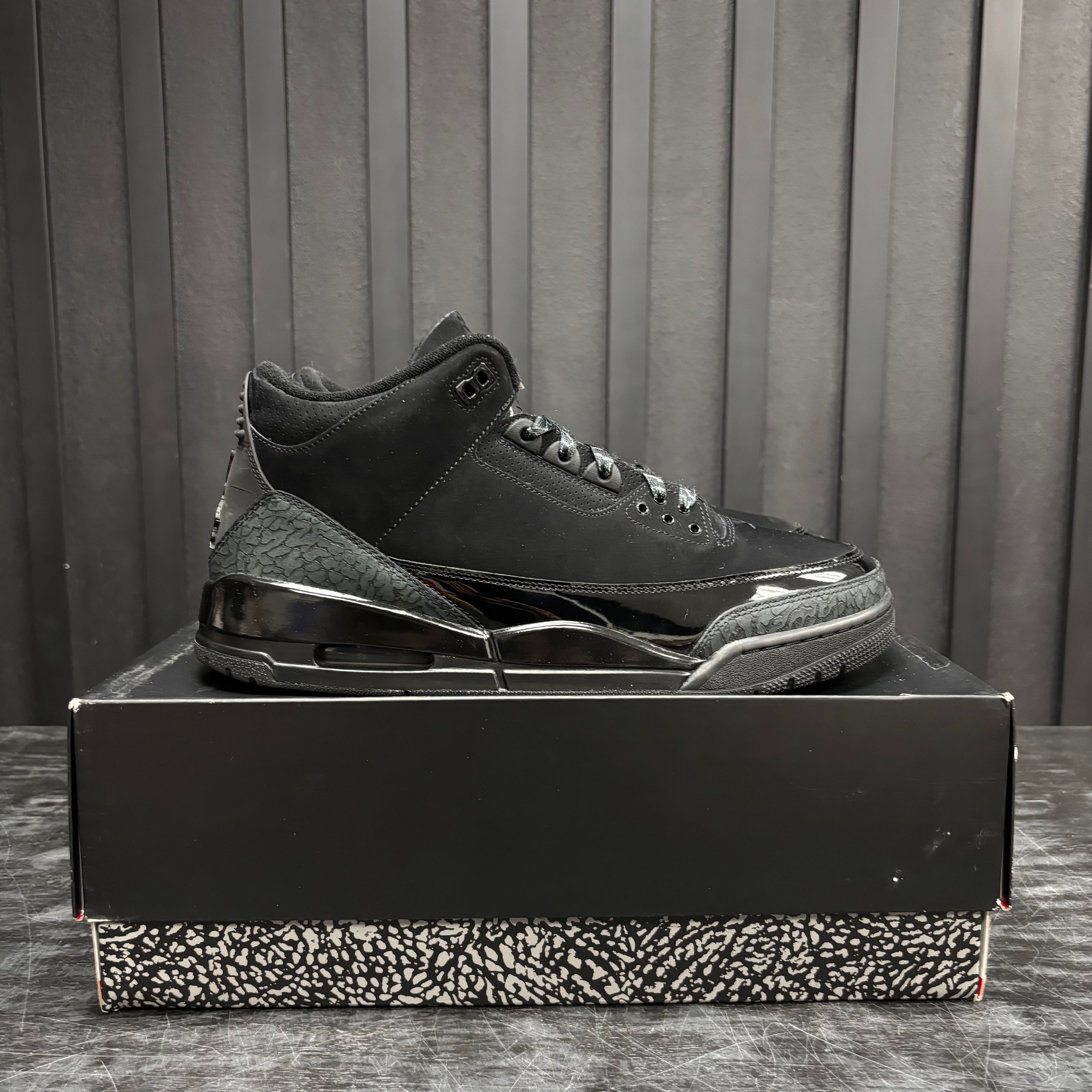 Jordan 3 Retro Black Cat (2025) - Used - 3919