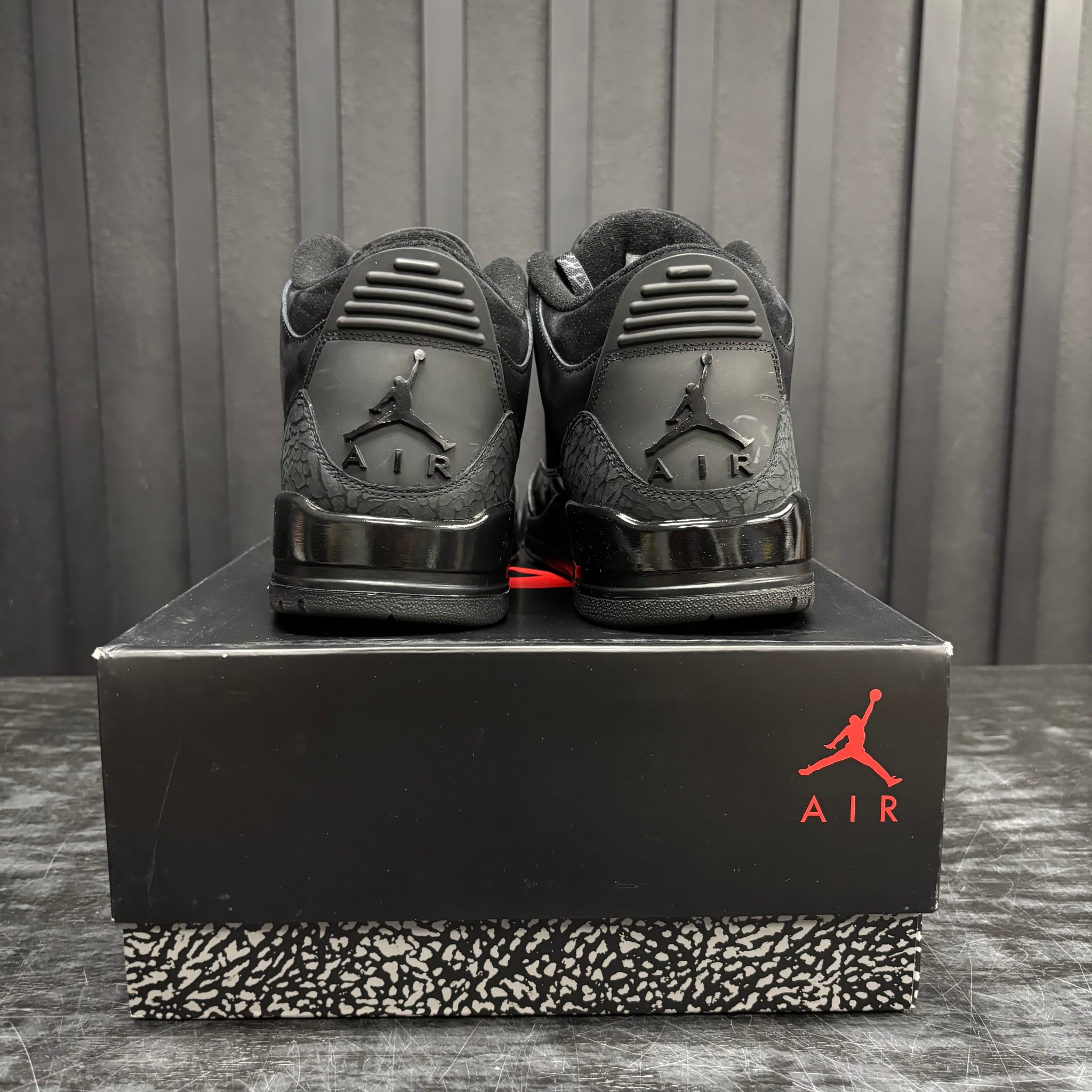Jordan 3 Retro Black Cat, pre-owned size 13 - Common Hype