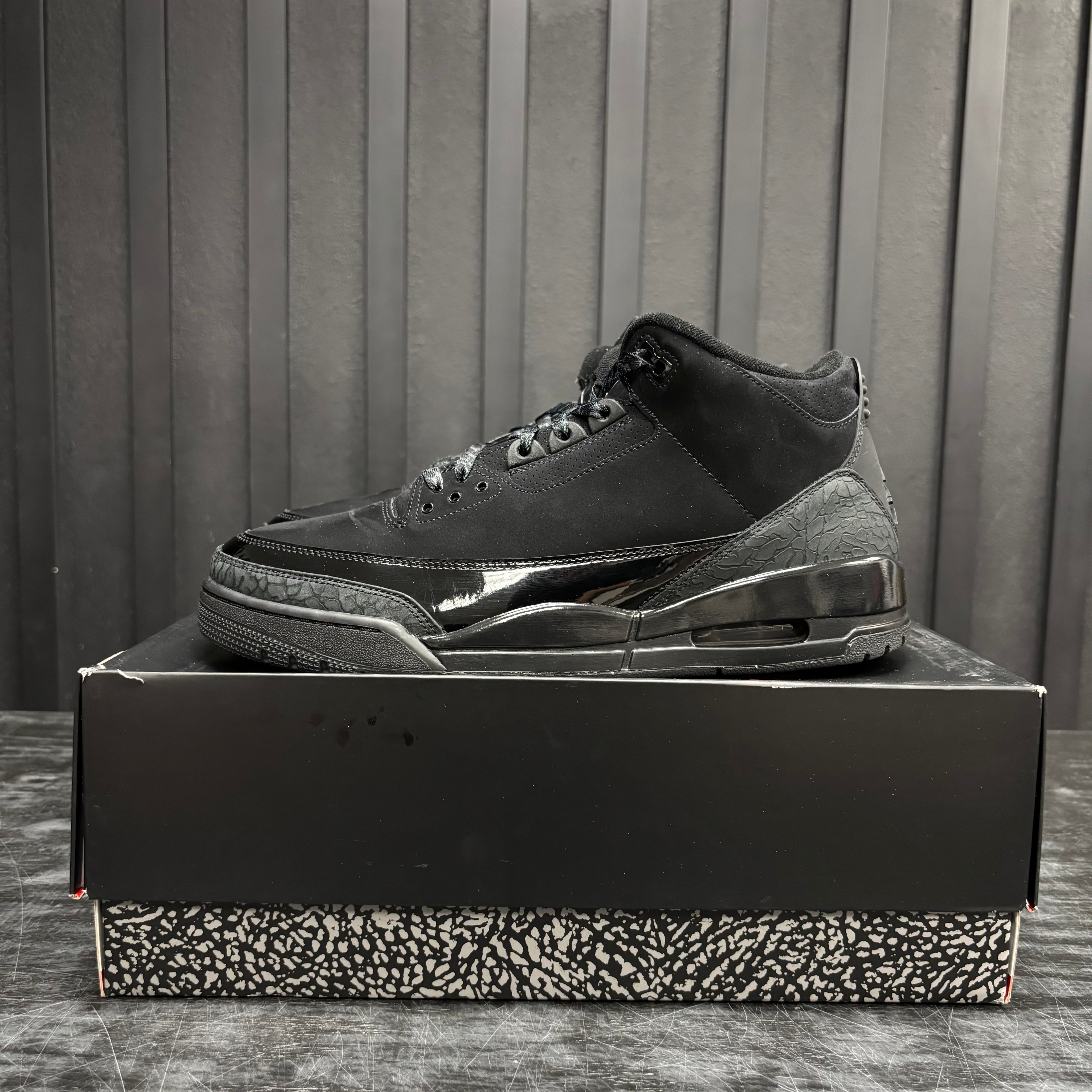 Jordan 3 Retro Black Cat (2025) - Used - 3919