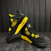 Jordan 4 Retro Thunder (2023) - Used - 3918