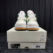 Jordan 4 Retro SB Pine Green - Used - 3907