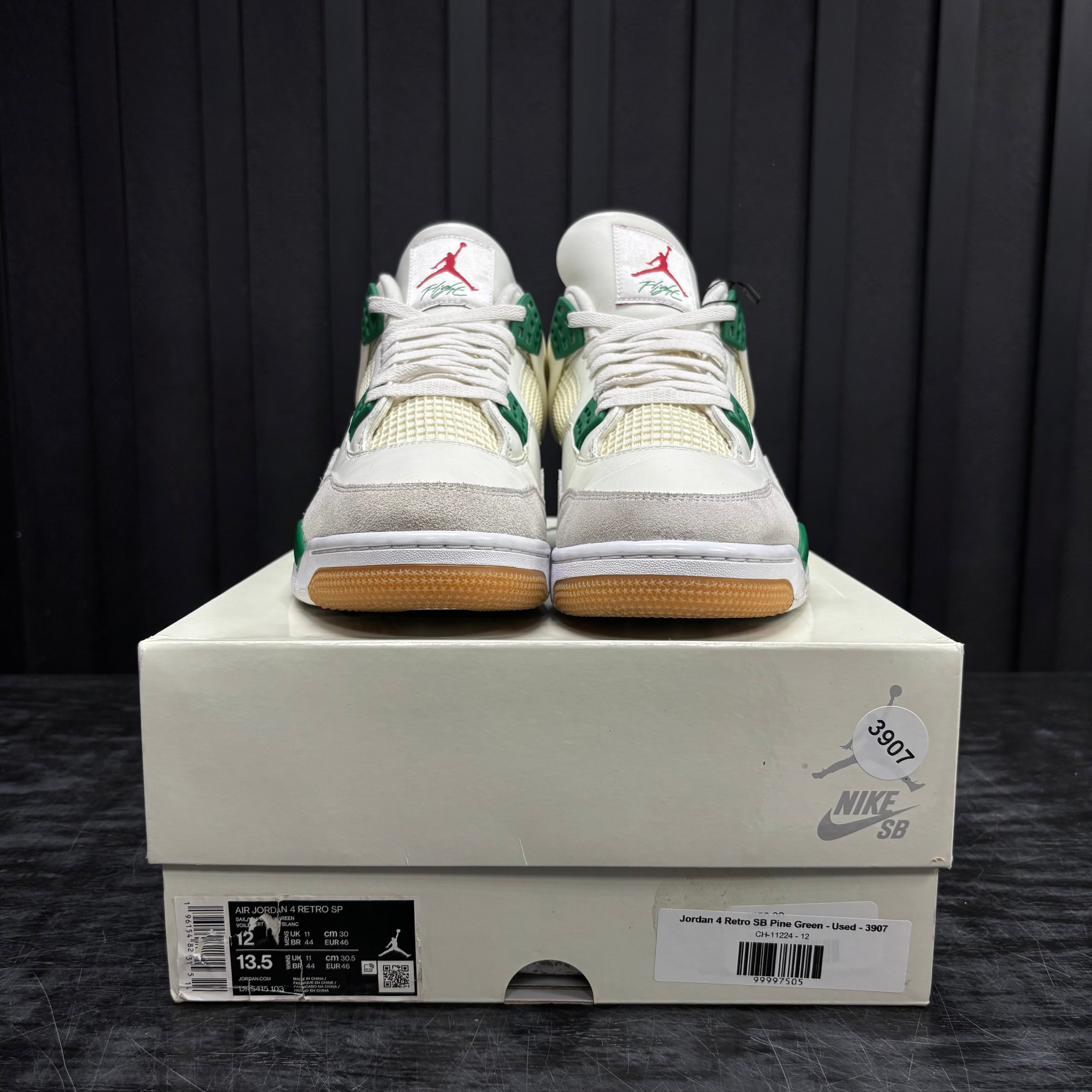 Jordan 4 Retro SB Pine Green - Used - 3907