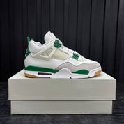 Jordan 4 Retro SB Pine Green - Used - 3907