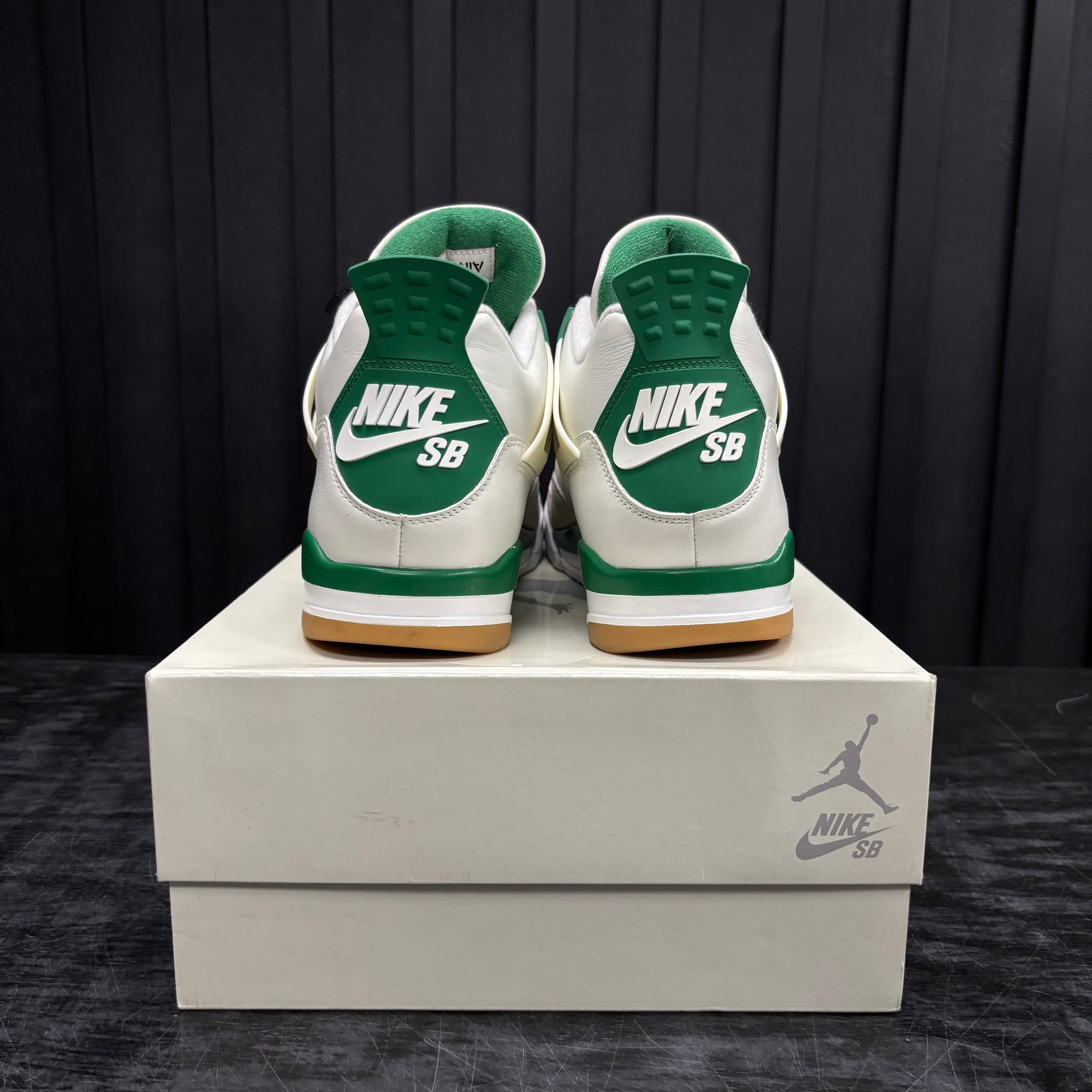 Jordan 4 Retro SB Pine Green, pre-owned size 12 - Common Hype