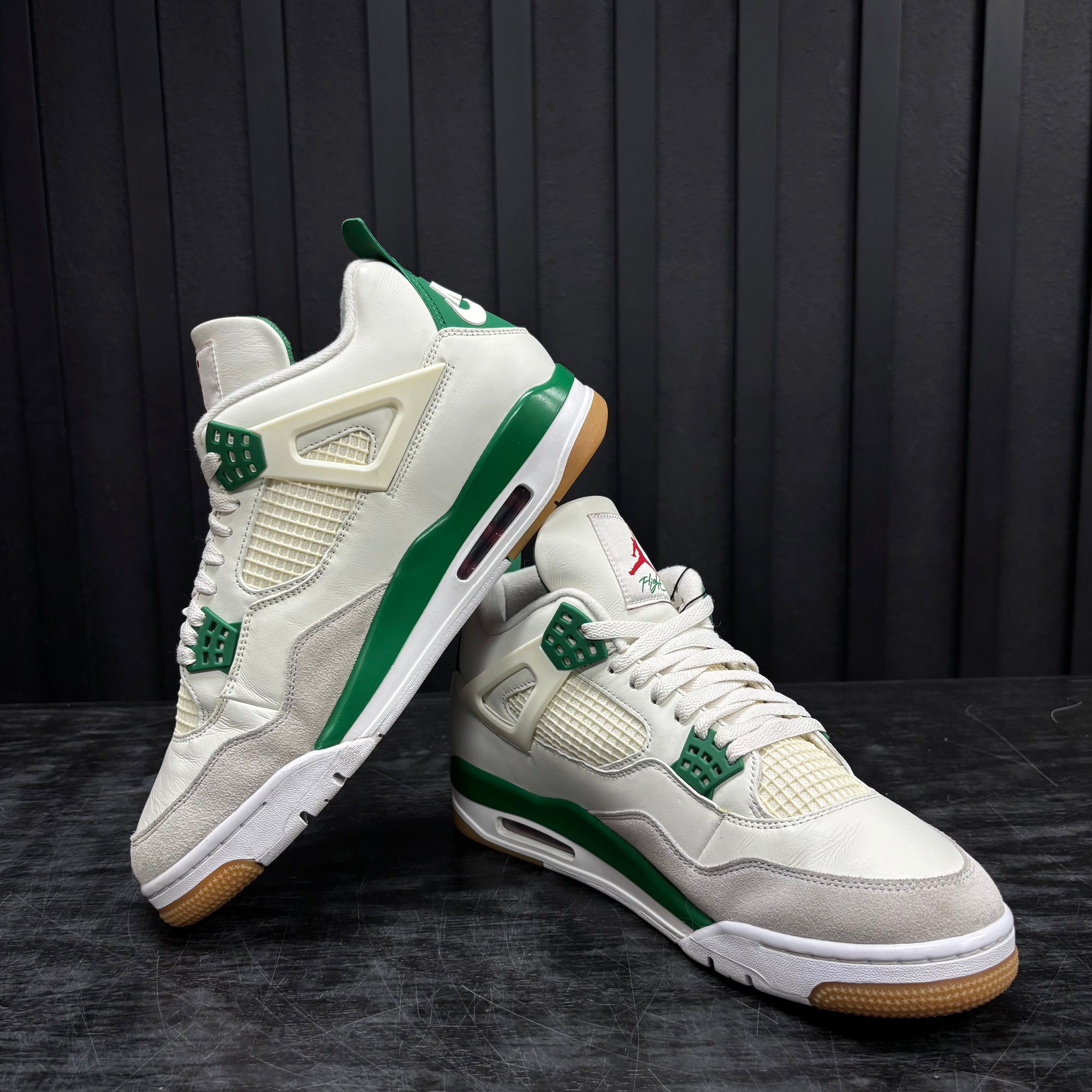 Jordan 4 Retro SB Pine Green - Used - 3907