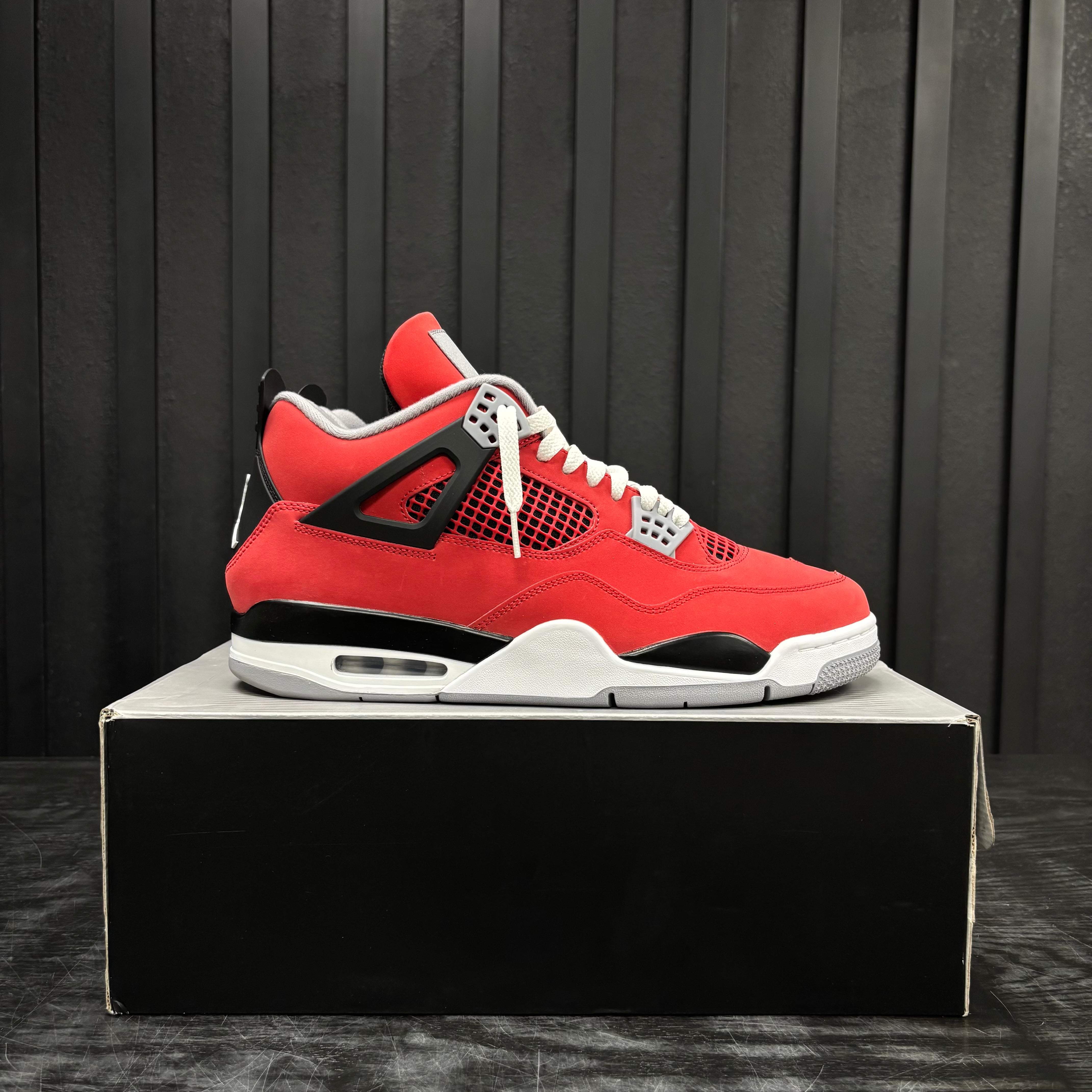 Jordan 4 Retro Toro Bravo (2026) - Used - 4580