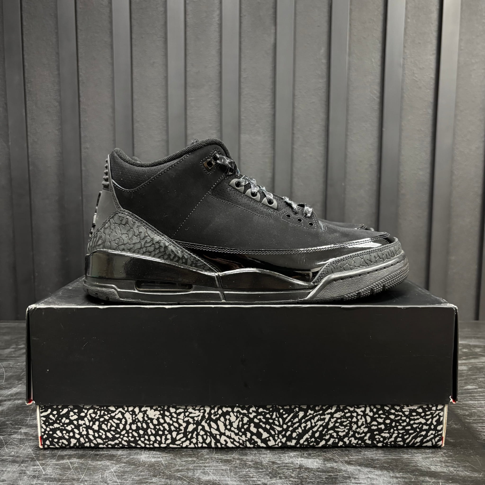Jordan 3 Retro Black Cat, pre-owned size 12 - Common Hype
